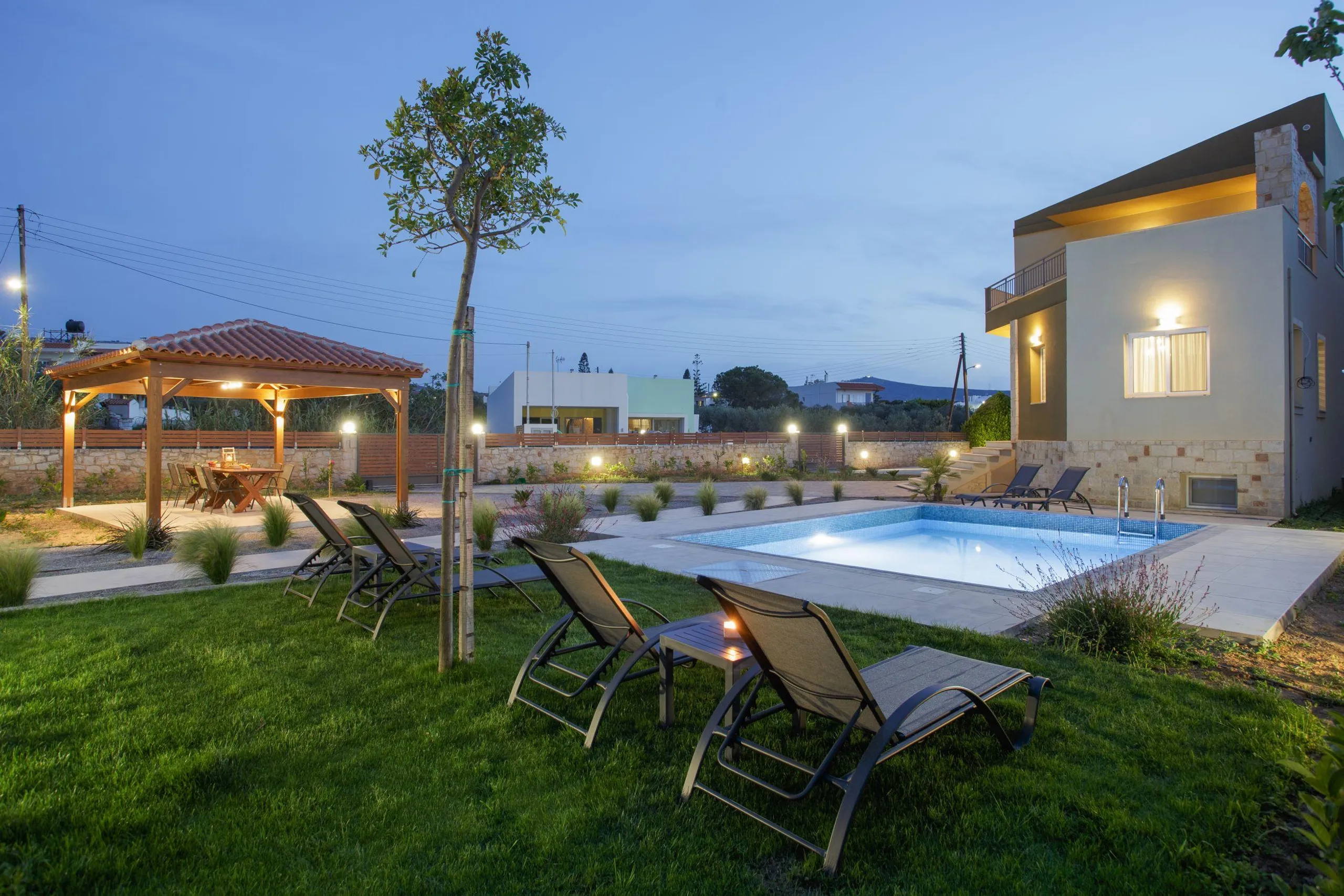 Richly Textured Pelekita Estate with Private Pool and Gazebo — photograph 6