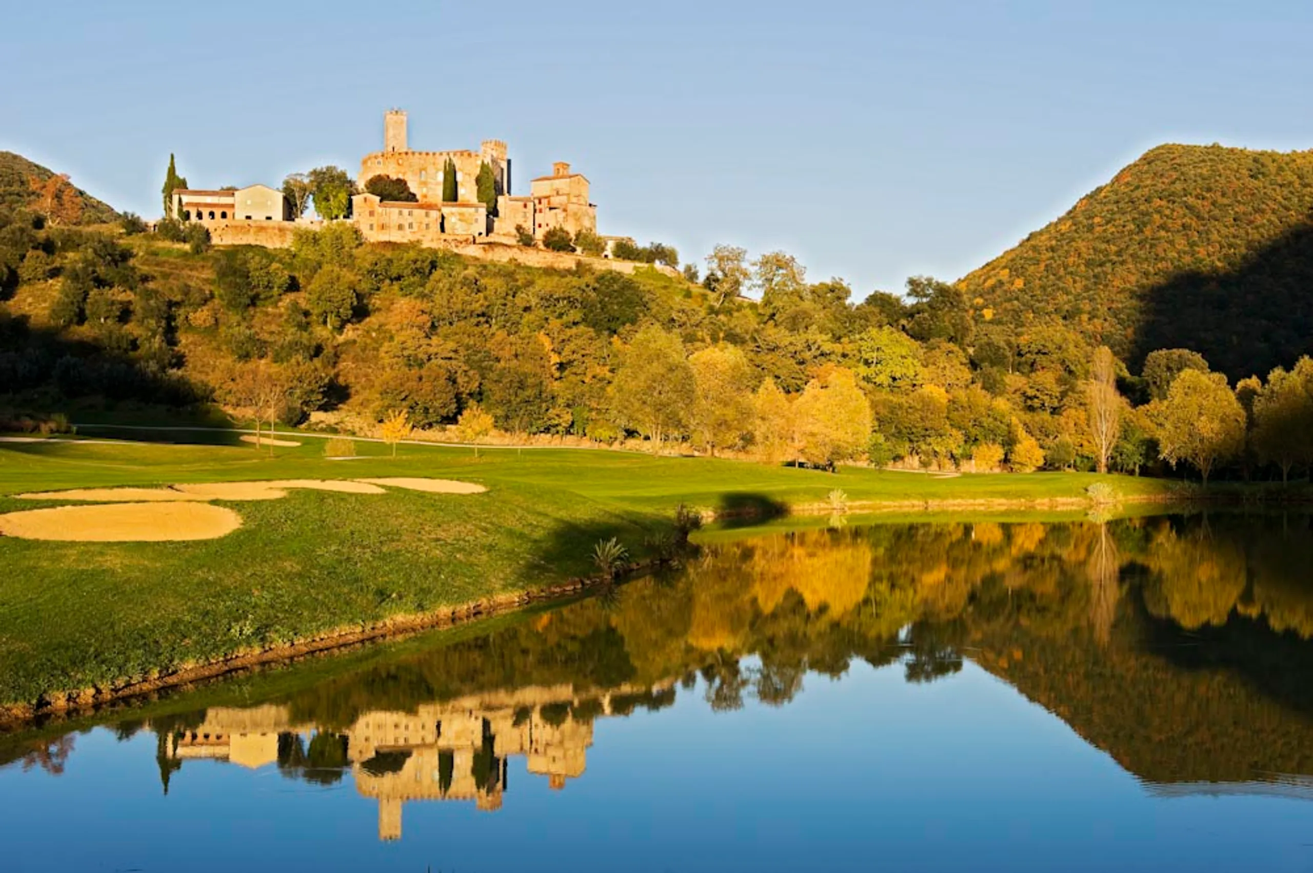 Stunning 14th Century Estate with Pool and Breathtaking Mountain Views — photograph 2