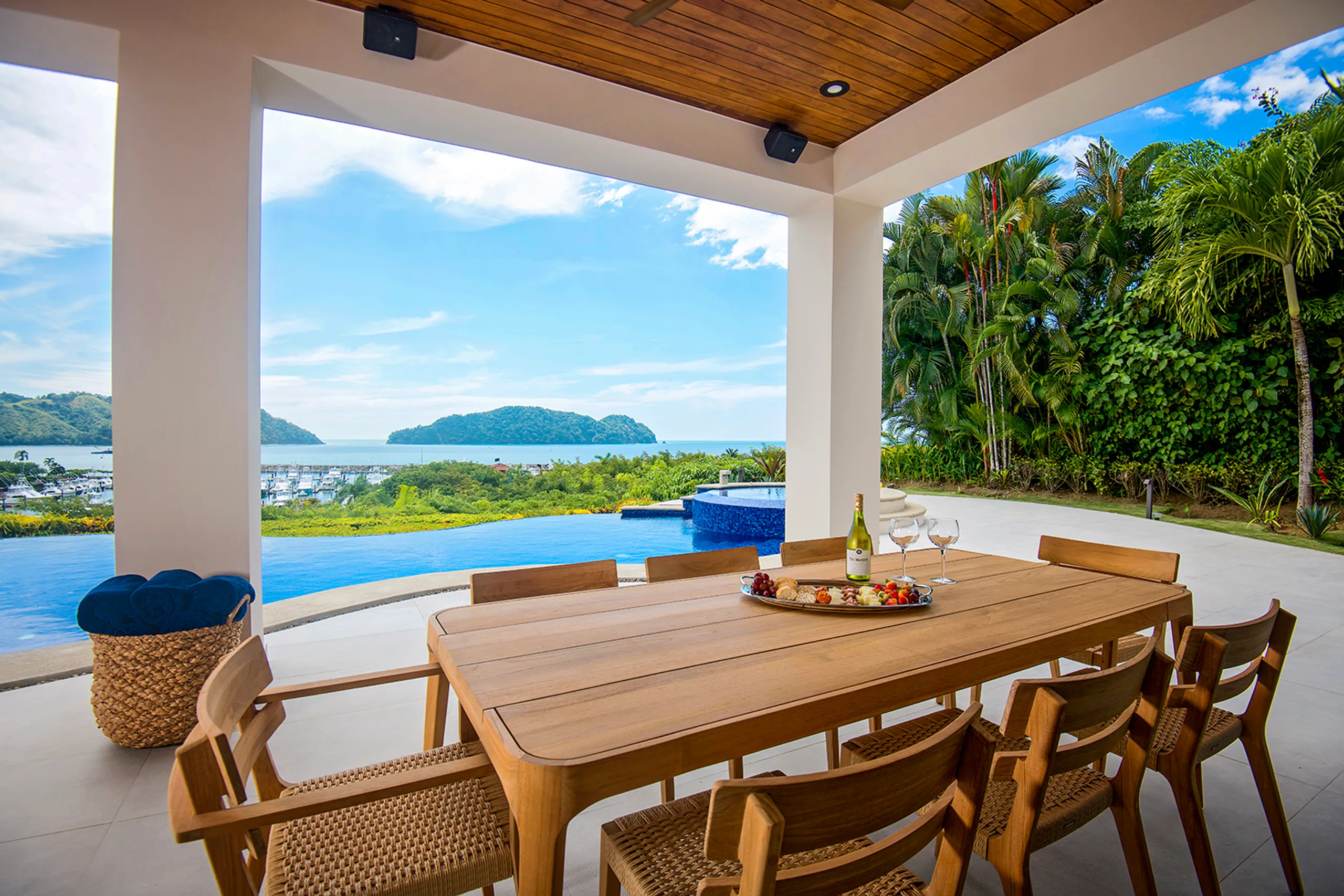 Stunning Los Sueños Villa with Private Infinity Pool, and Ocean Views — photograph 5