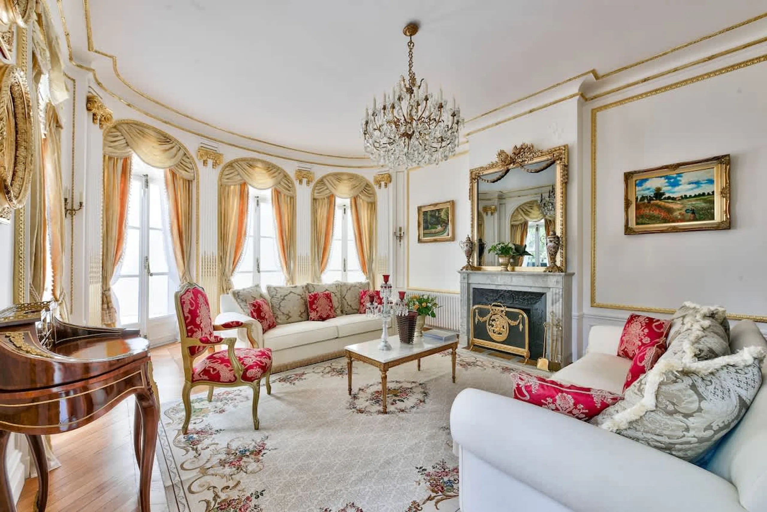 Palatial Parisian Villa with Majestic Interiors and Eiffel Tower nearby — photograph 6