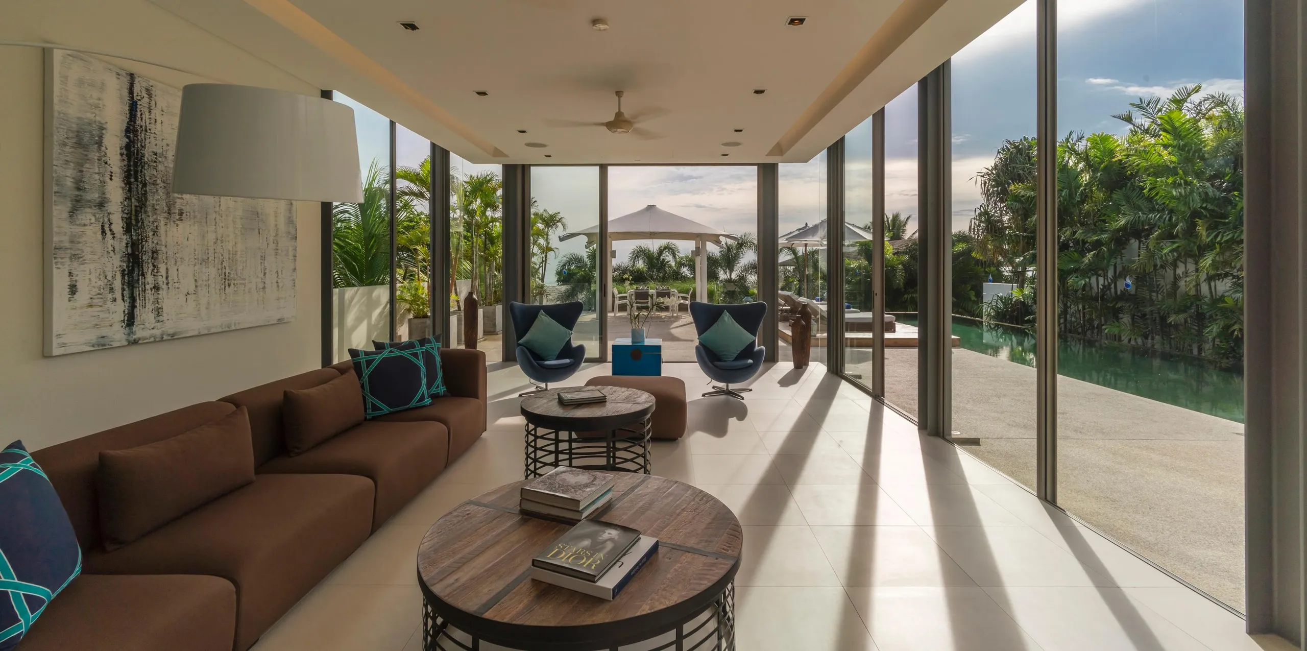Sensational Tropical Villa with Luxury Pool — photograph 3