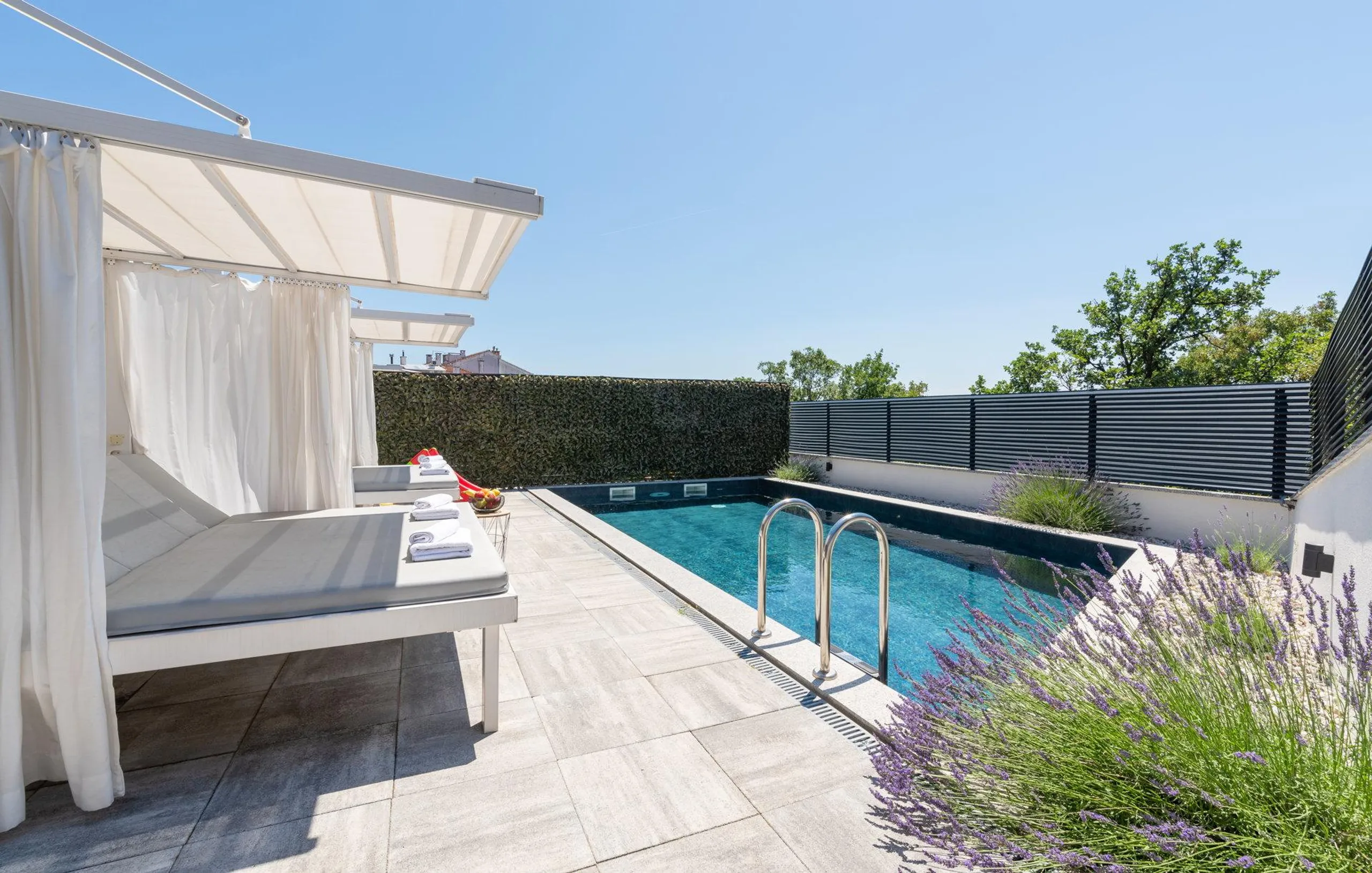 Outstanding Villa with Heated Pool and Breathtaking Sea Views — photograph 6