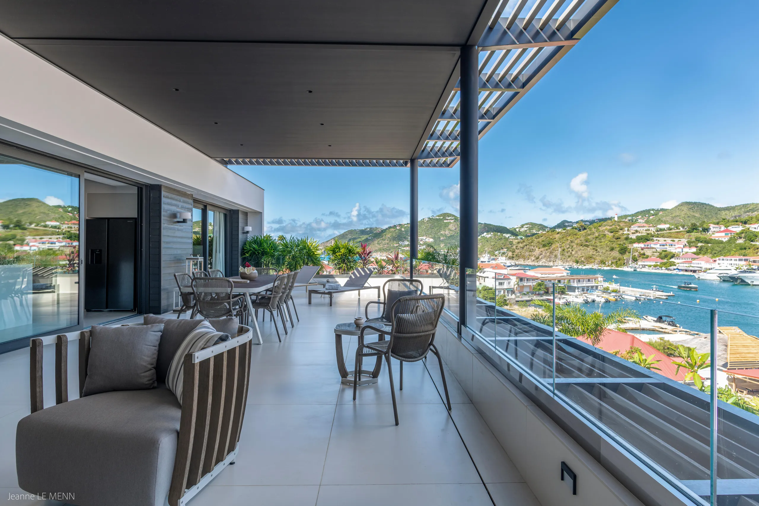 Prestigious Gustavia Retreat with Sun Drenched Terrace and Spectacular Views — photograph 2
