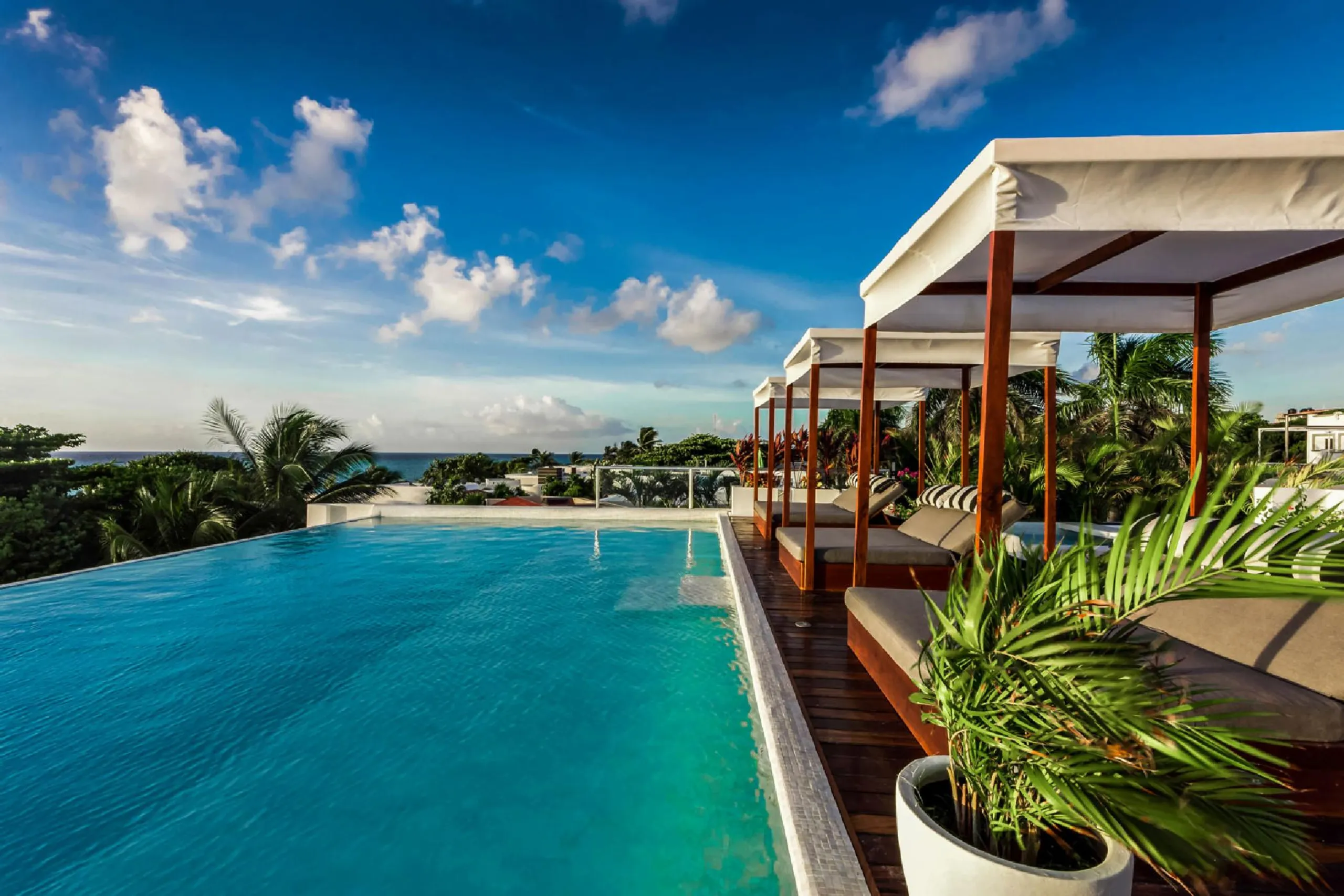 Beautiful Playa del Carmen Luxury Villa with Dual Pools and Ocean Views — photograph 3