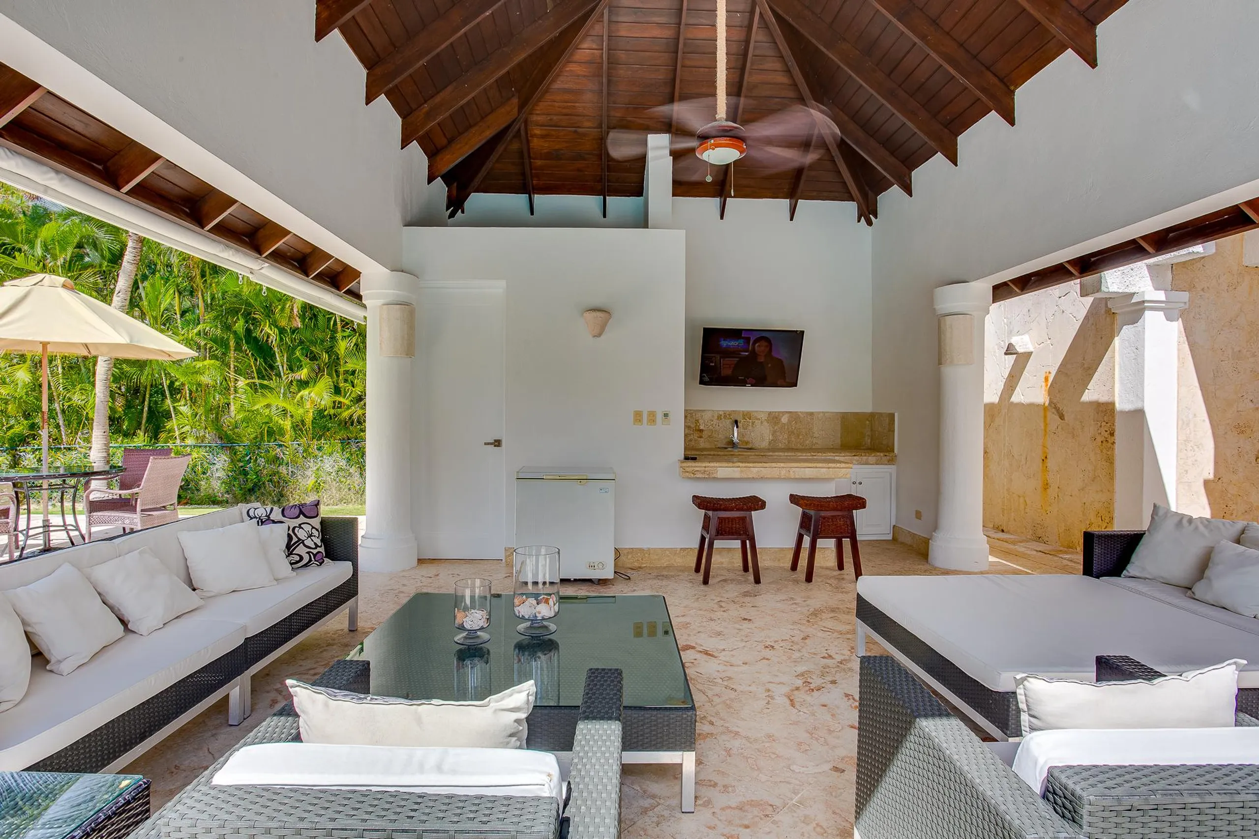 Impressive 8-Bedroom Villa with Private Pool in Punta Cana Resort — photograph 9