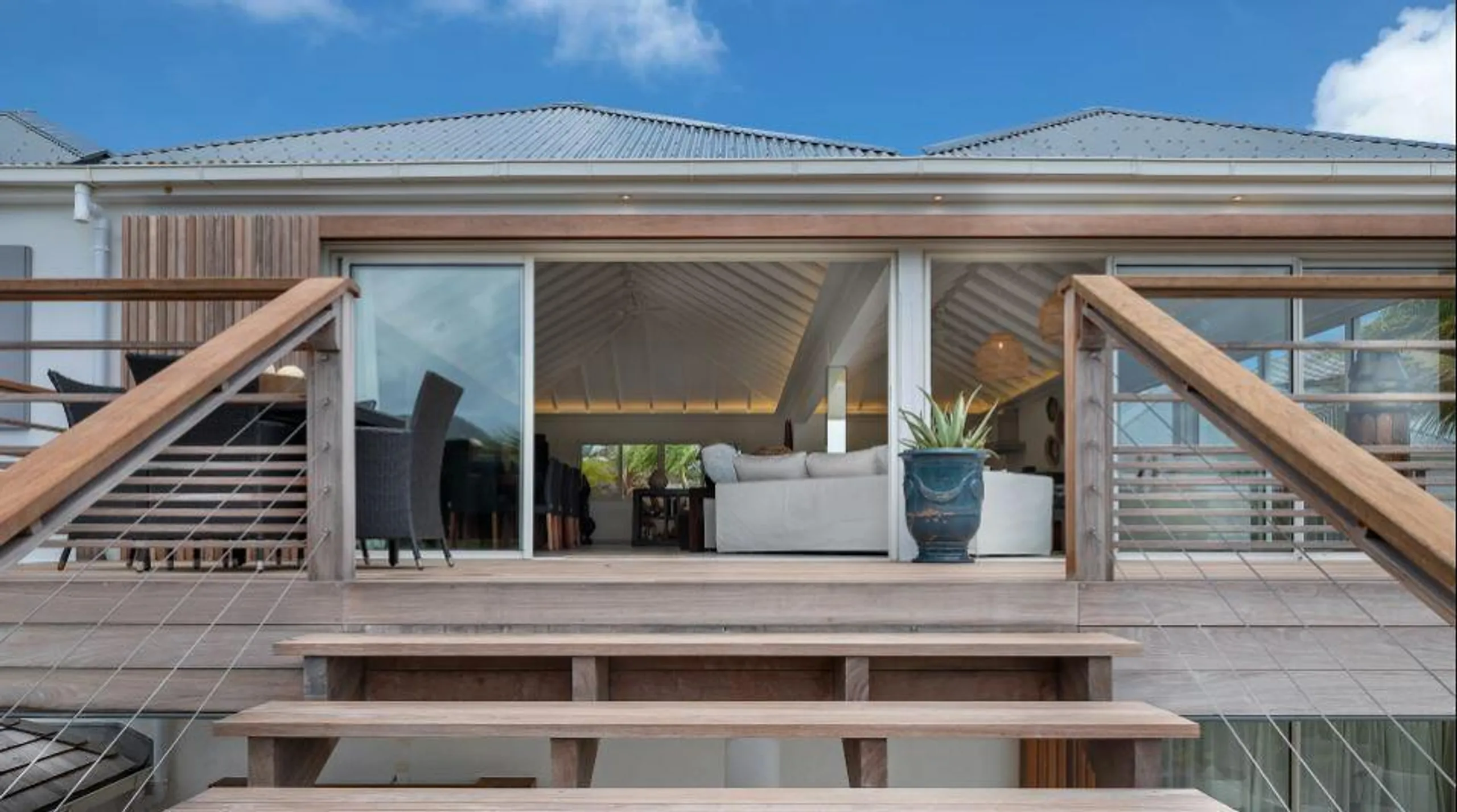 Majestic Private Haven Villa in Pointe Milou with Heated Pool Jacuzzi and Stunning Views of the Hill and Ocean — photograph 5
