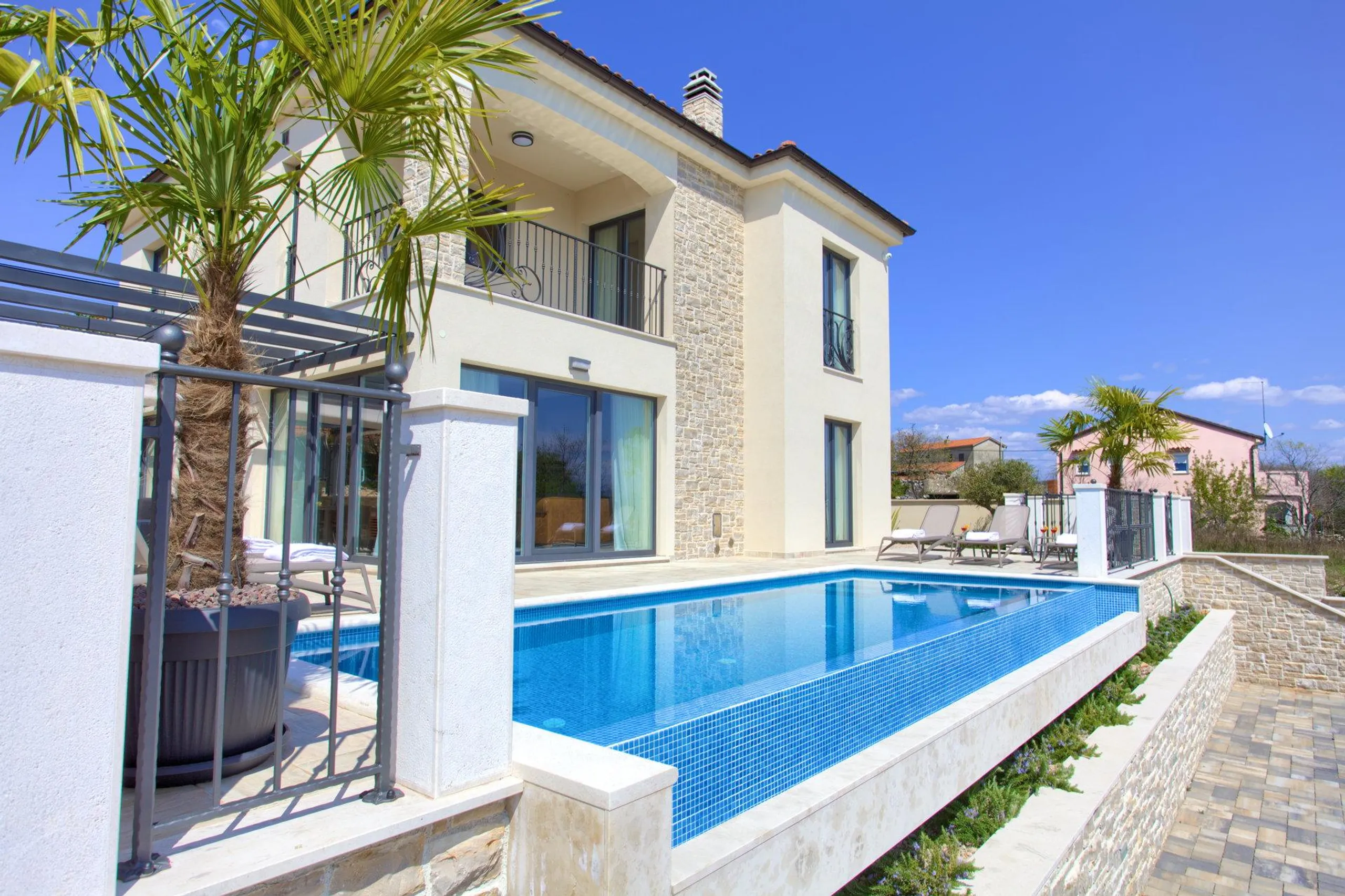 Light-filled Villa Haven with Infinity Pool on Krk Island — photograph 2