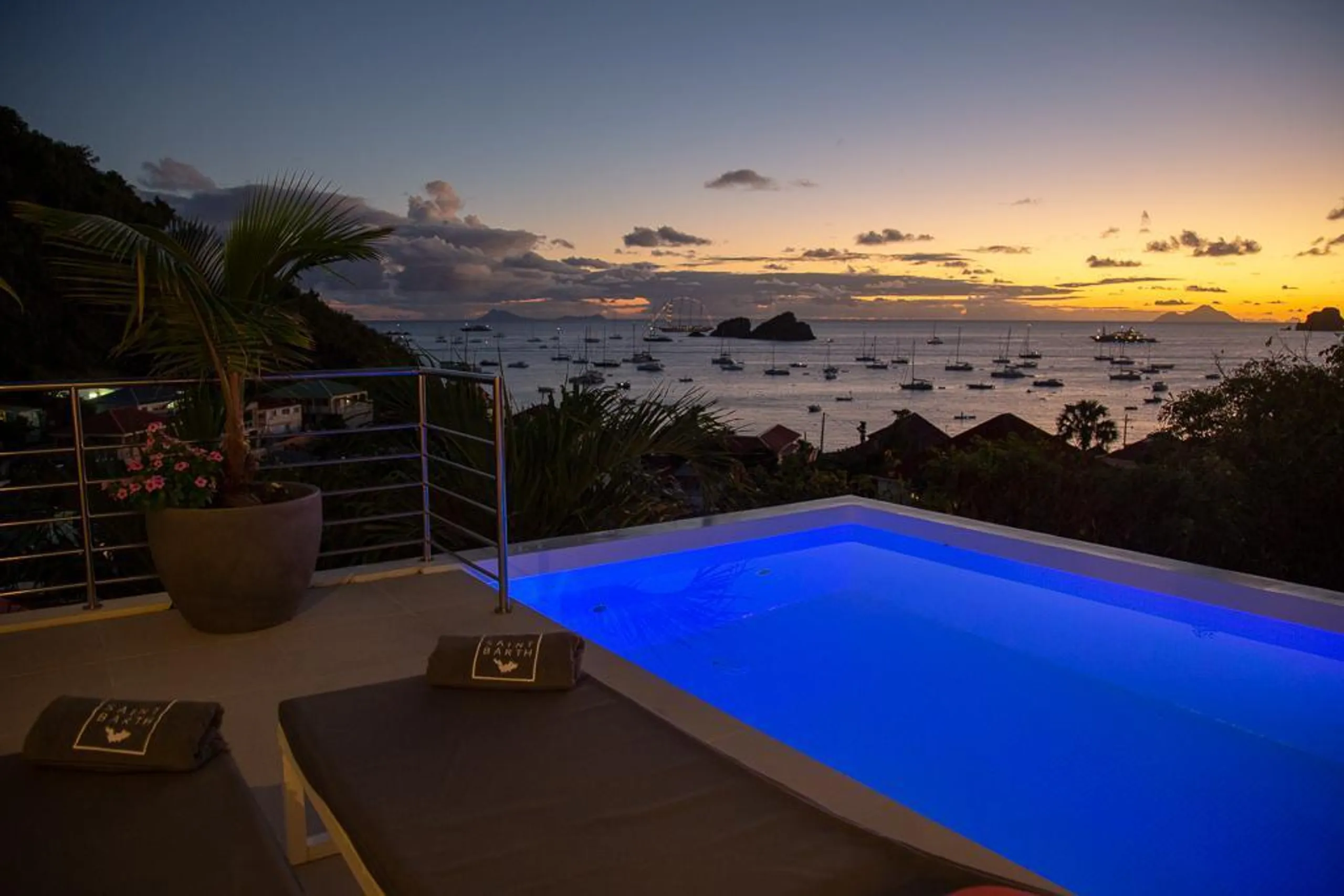Prestigious Paradise Villa with Private Pool and Serene Ocean Views — photograph 4
