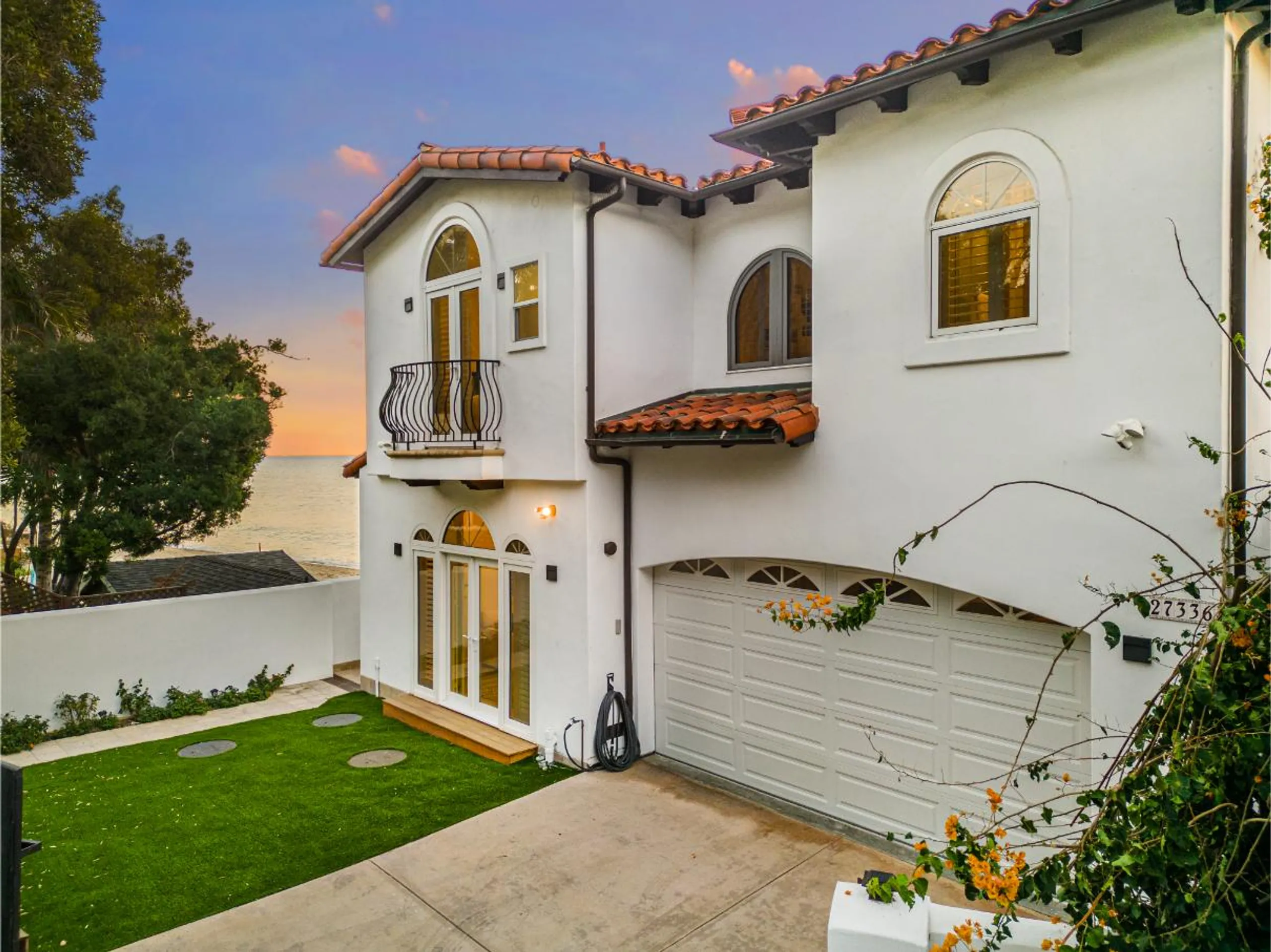 Breathtaking Malibu Villa with Walks to Beach — photograph 4