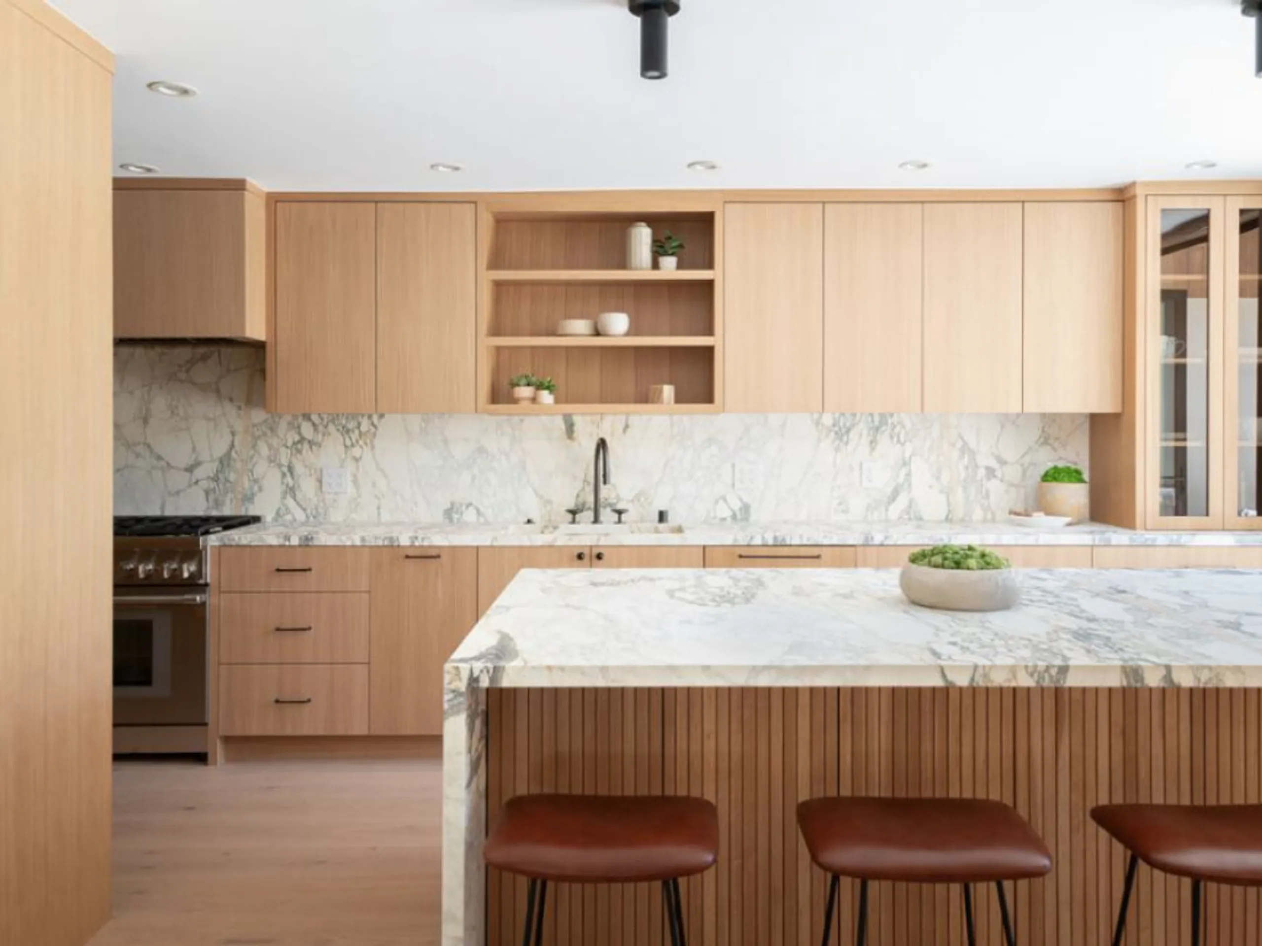 3BR Designer Villa with Modern Comfort, Natural Finishes & Prime Location — photograph 11