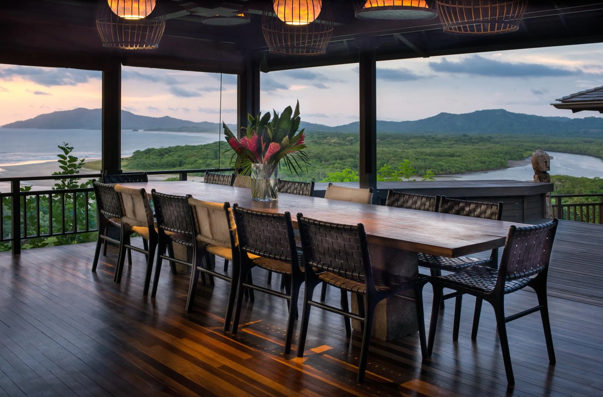 Exquisite Tamarindo Villa with Infinity Pool and Dining Al-Fresco — photograph 4