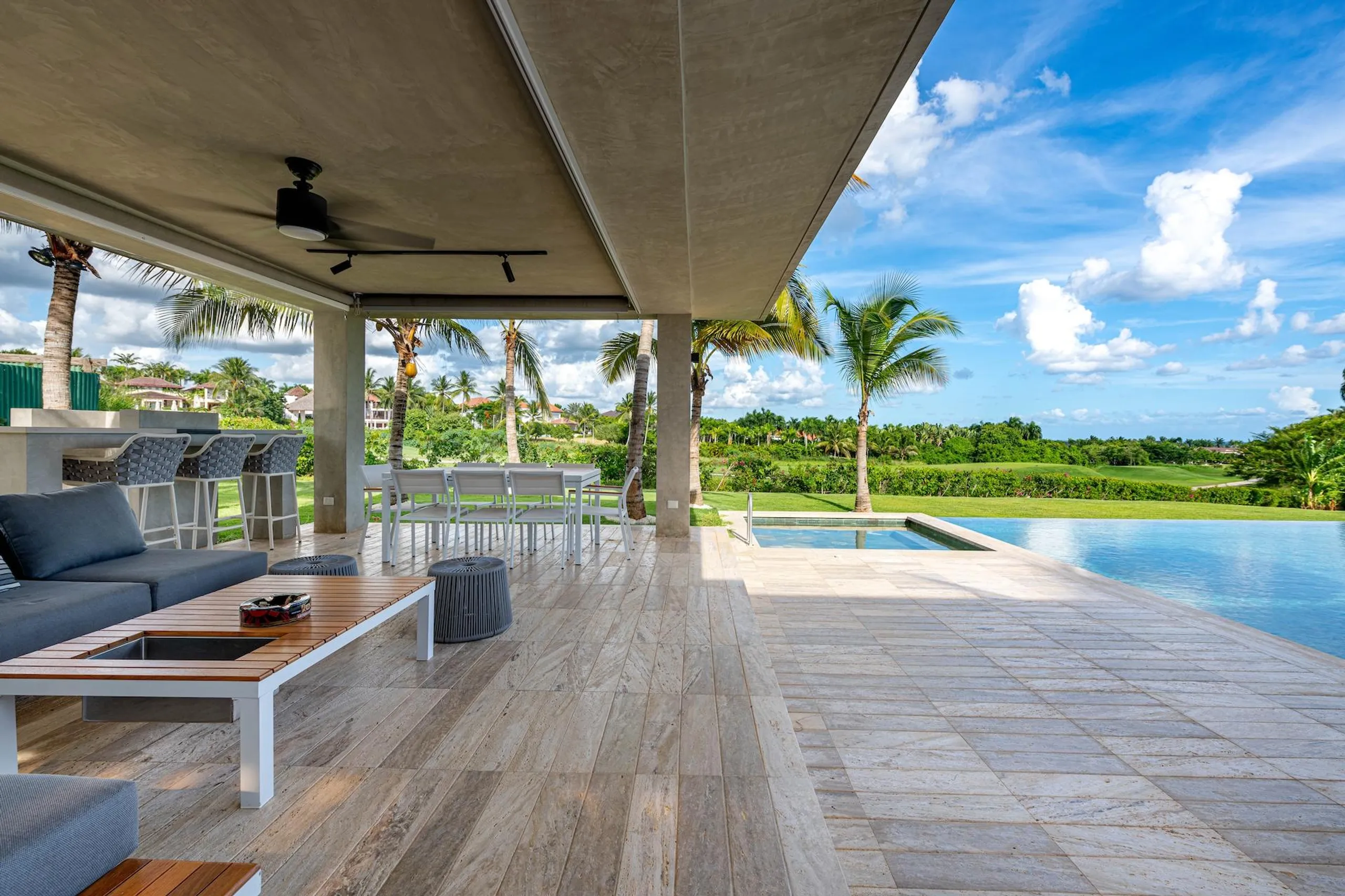 Opulent Charm in Río Arriba with Private Pool and Caribbean Views — photograph 3