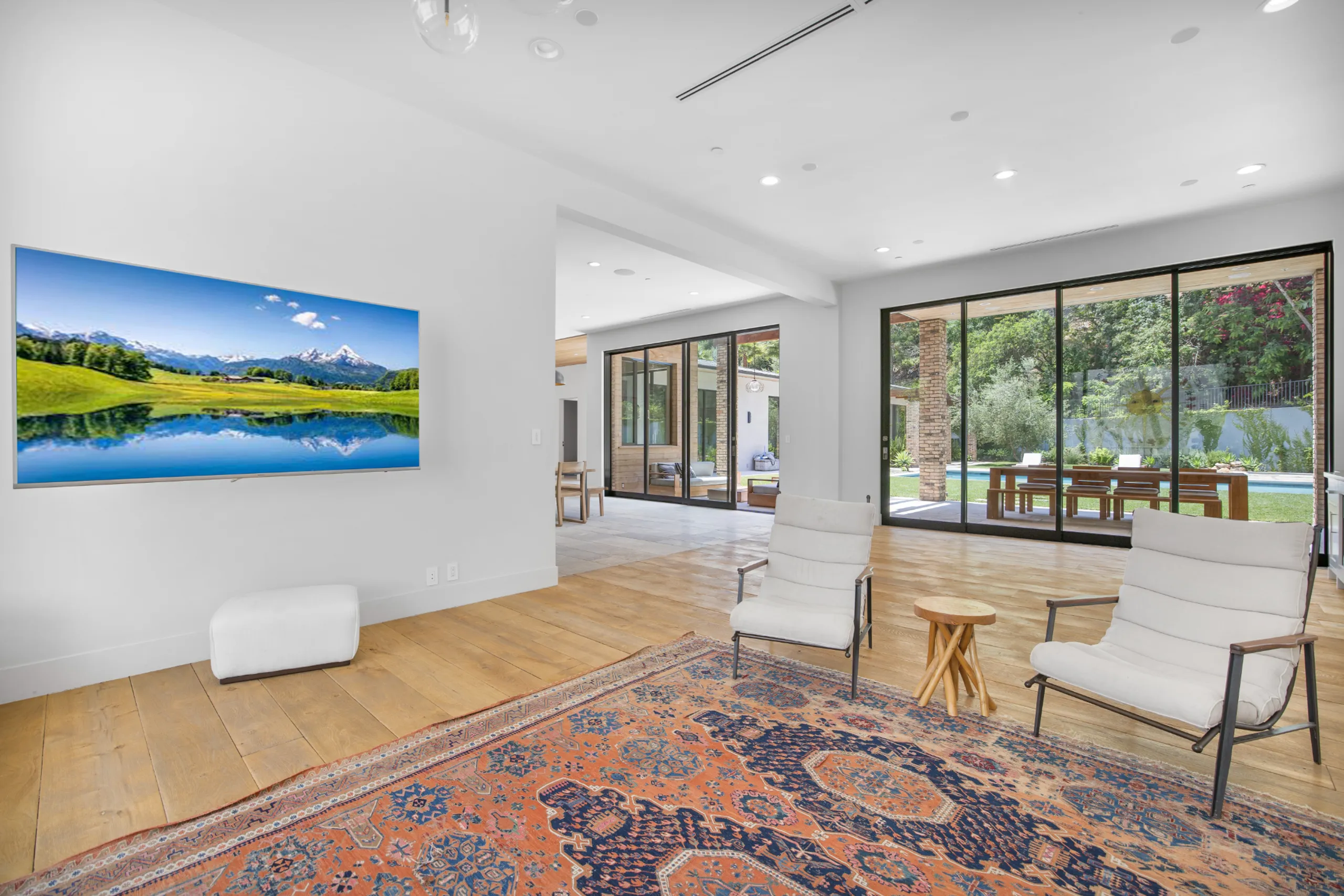 Stunning 8 BR Villa with Invigorating Pool — photograph 10