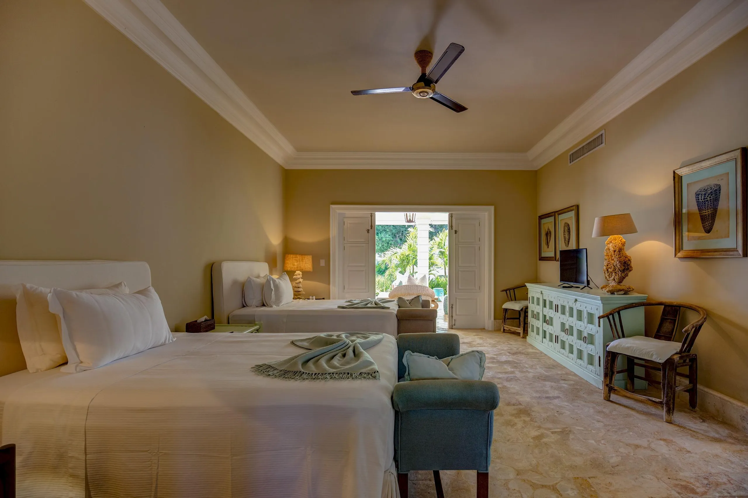 Splendid Six Bedroom Villa with Private Pool and Golf Views — photograph 10