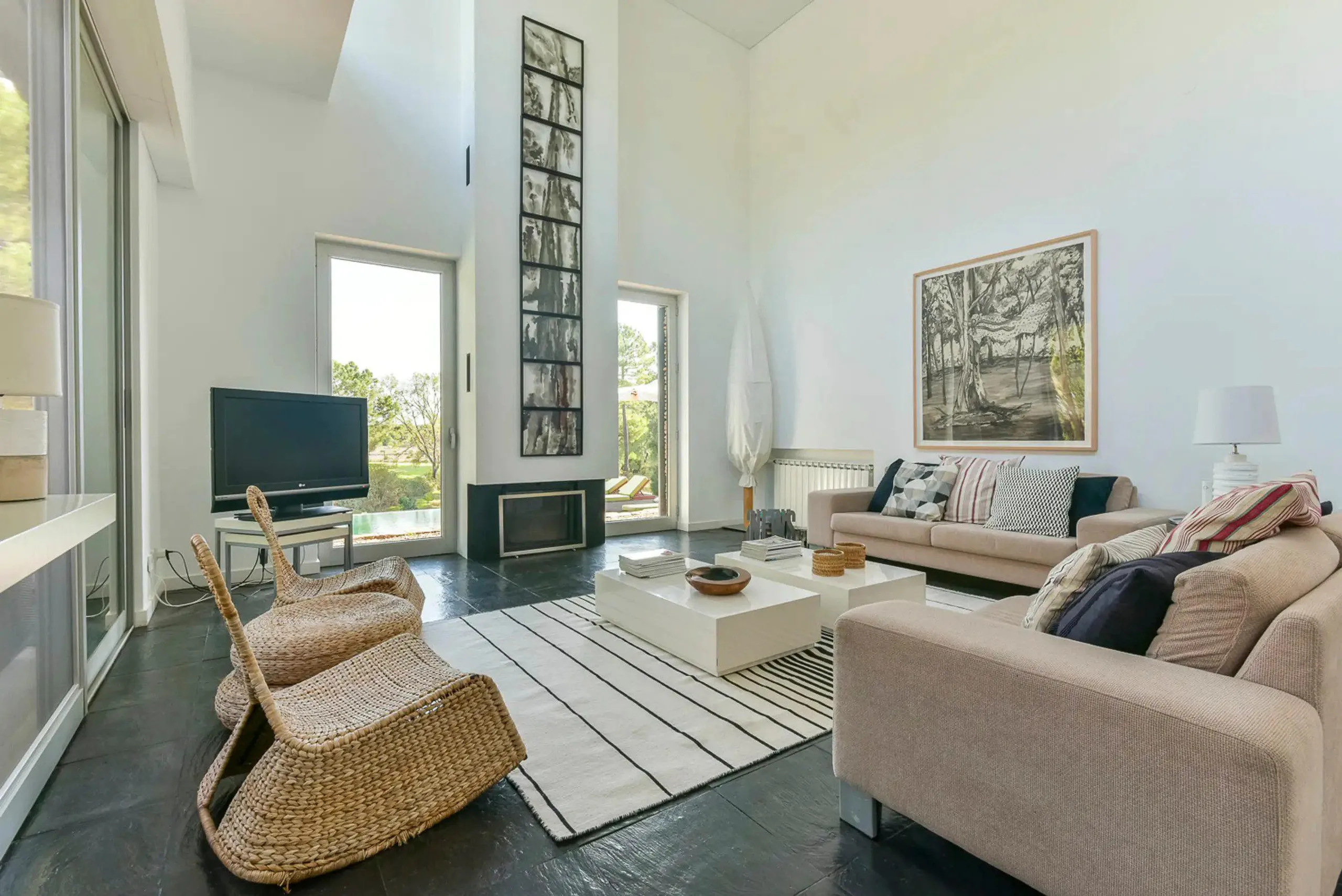 Eco-Friendly 5 Bedroom Villa with Private Pook and Scenic Views — photograph 7