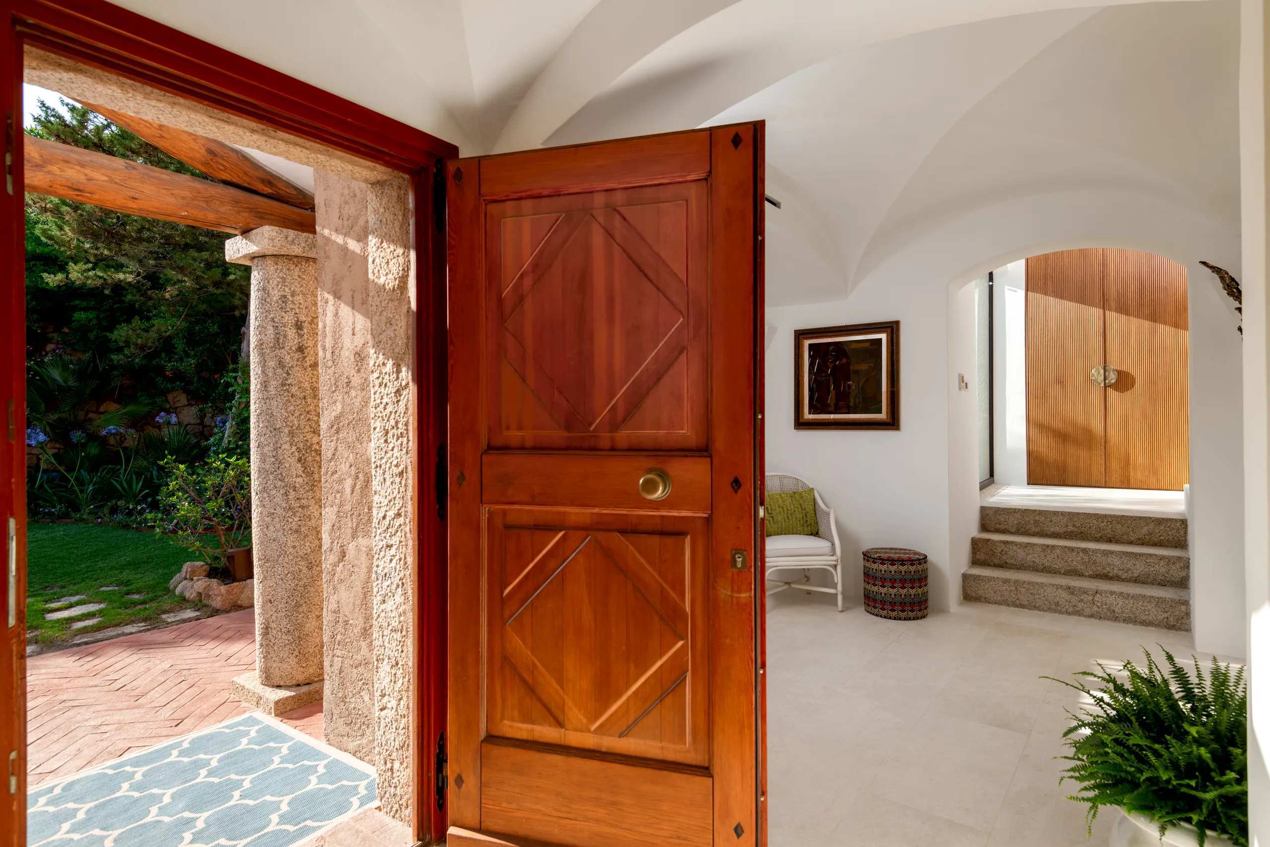 Stately Uphill Villa with Private Pool and Sea Views — photograph 7