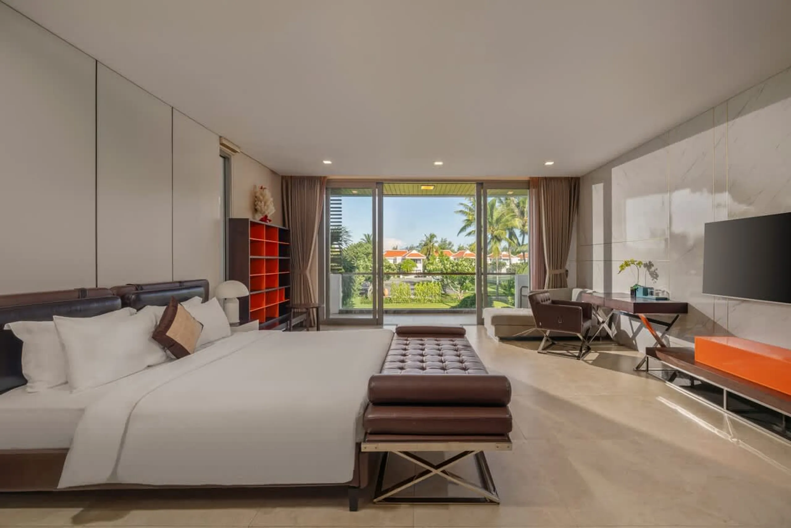 Deluxe Beachfront Villa with Private Pool & Event-Ready Spaces — photograph 10