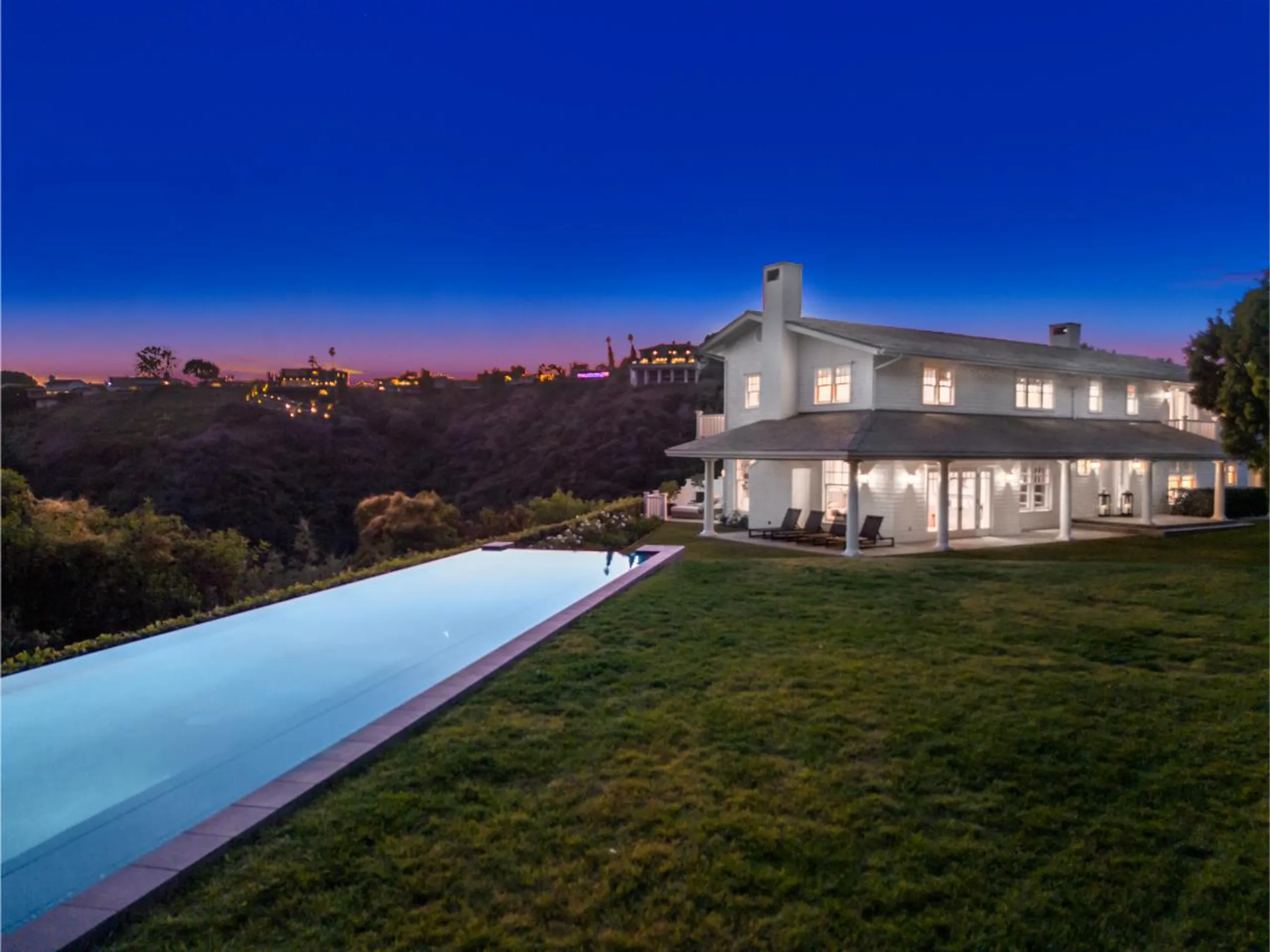 Magnificent Contemporary Villa with Private Pool and Garden Grounds, Los Angeles