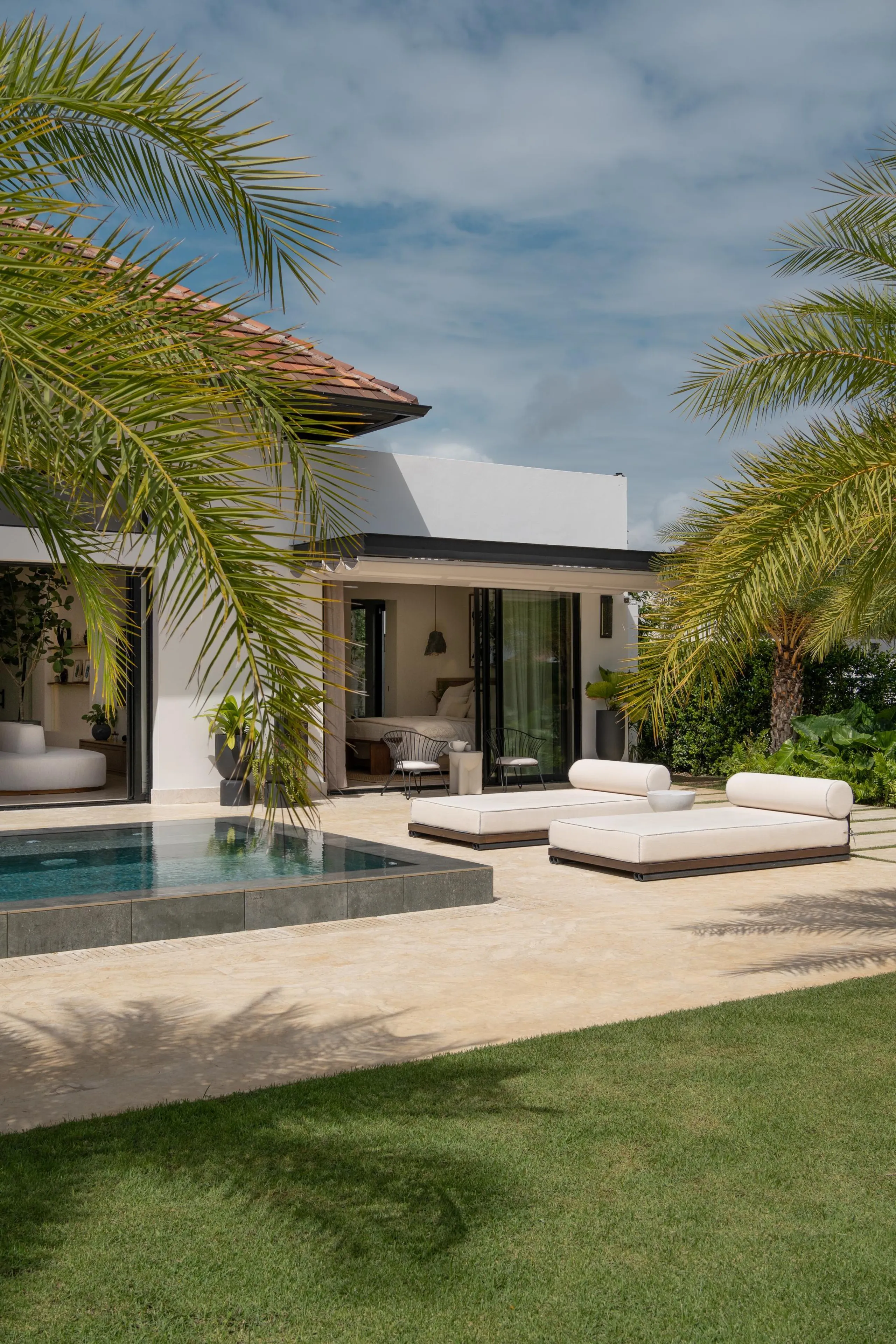 Plush 3-Bedroom with Heated Infinity Pool and Private Jacuzzi — photograph 10