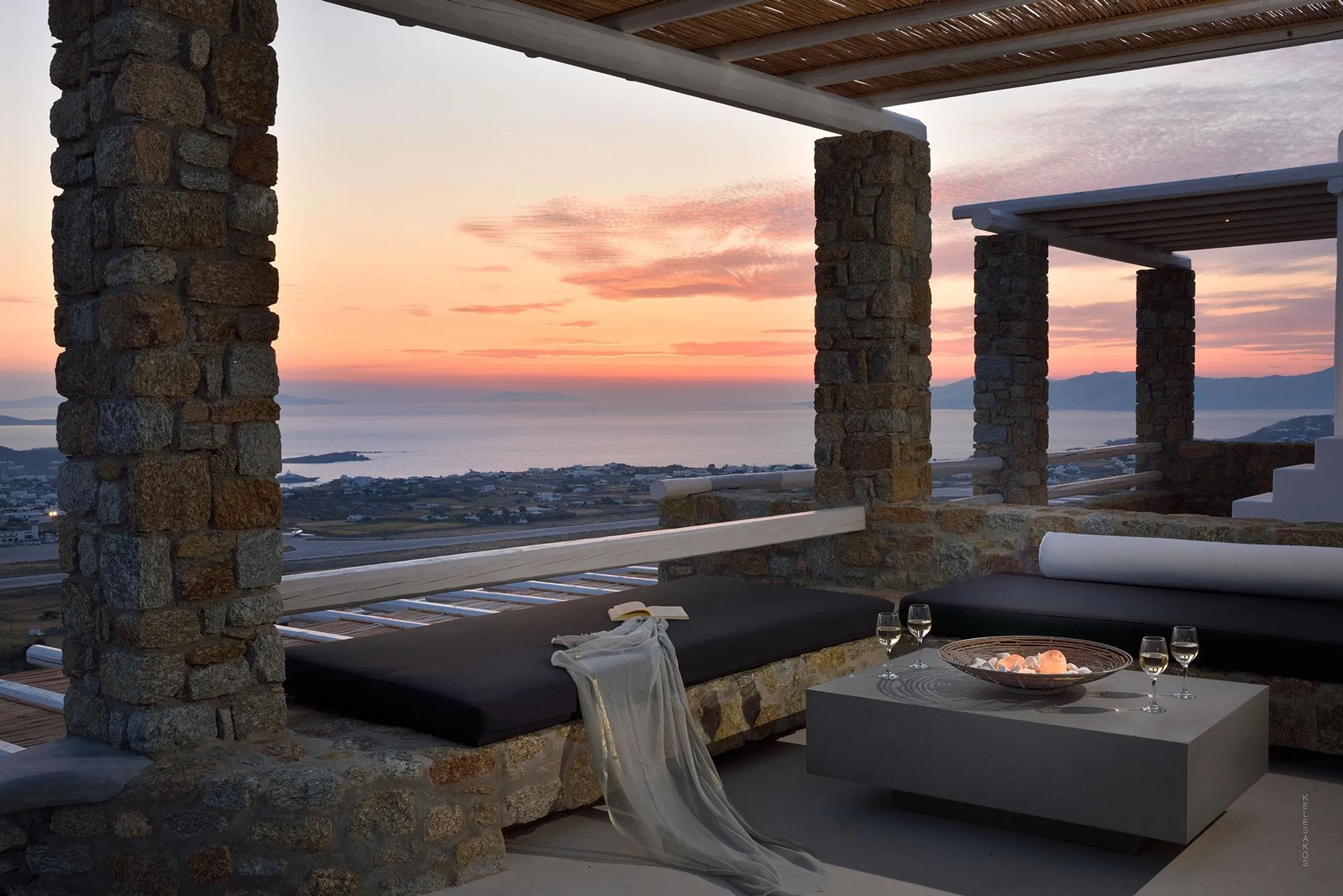 Majestic Oceanview Villa in Mykonos with Waterfalling Pool — photograph 6