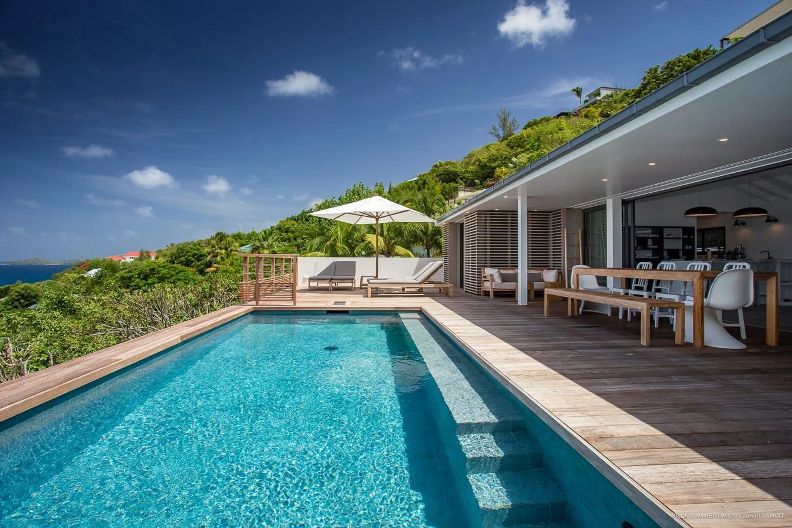 Classy Oceanview Estate with Private Pool and Walks to Beach, Pointe Milou