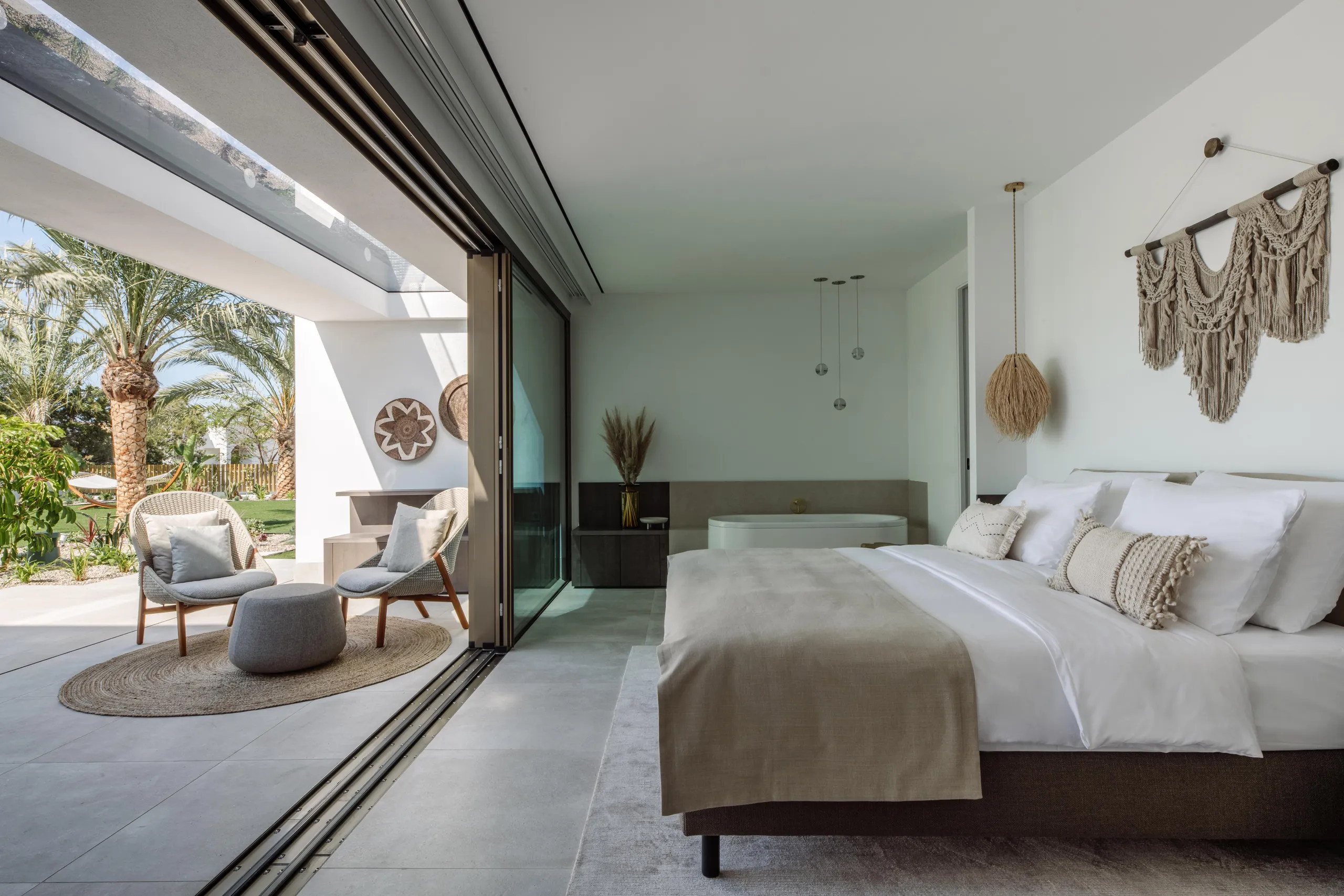 Modern Ibiza Ultra Estate with Private Pool and Ocean Views — photograph 12