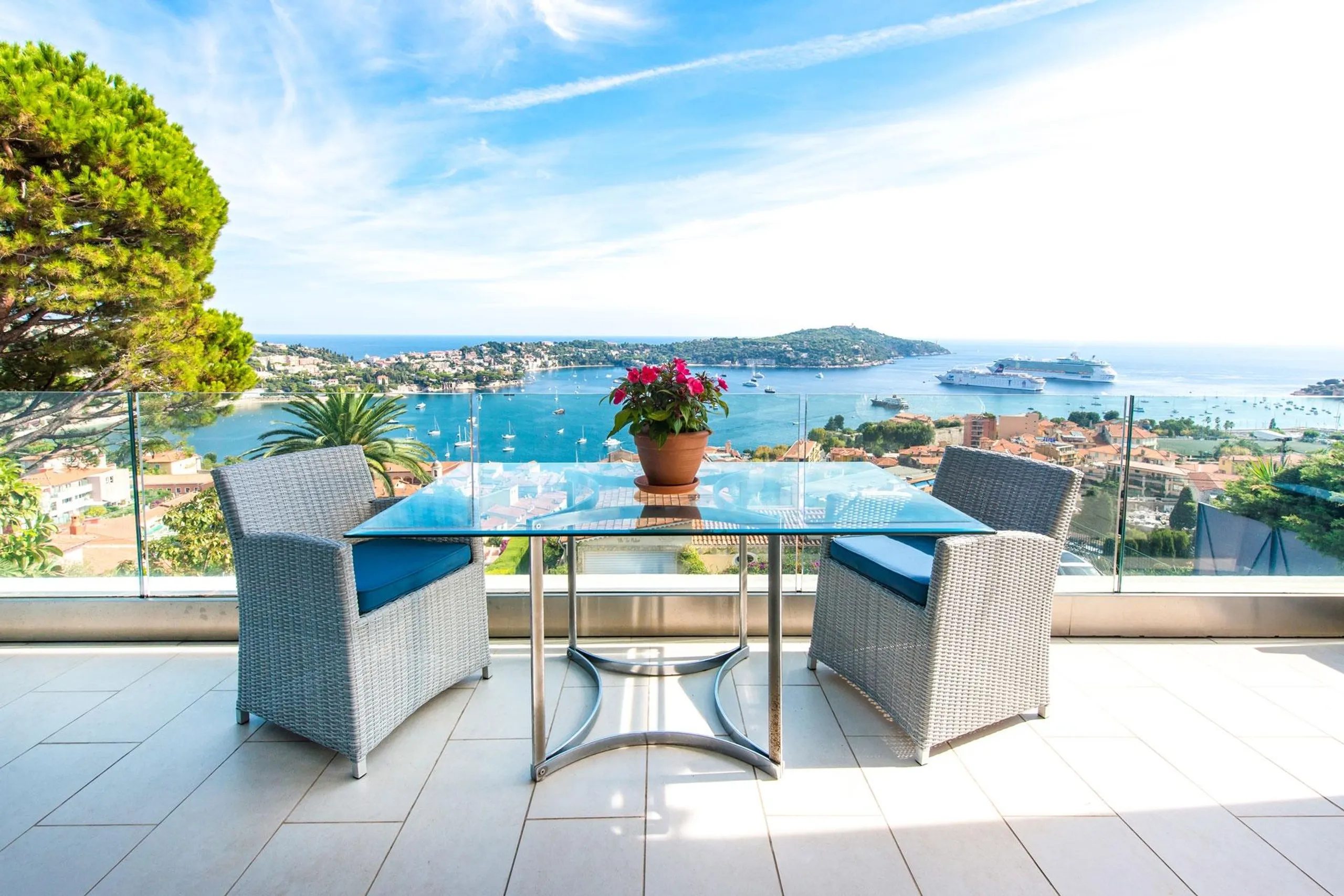 Splendid 4BR Villa with Private Pool and Uninterrupted Côte d’Azur Views — photograph 6