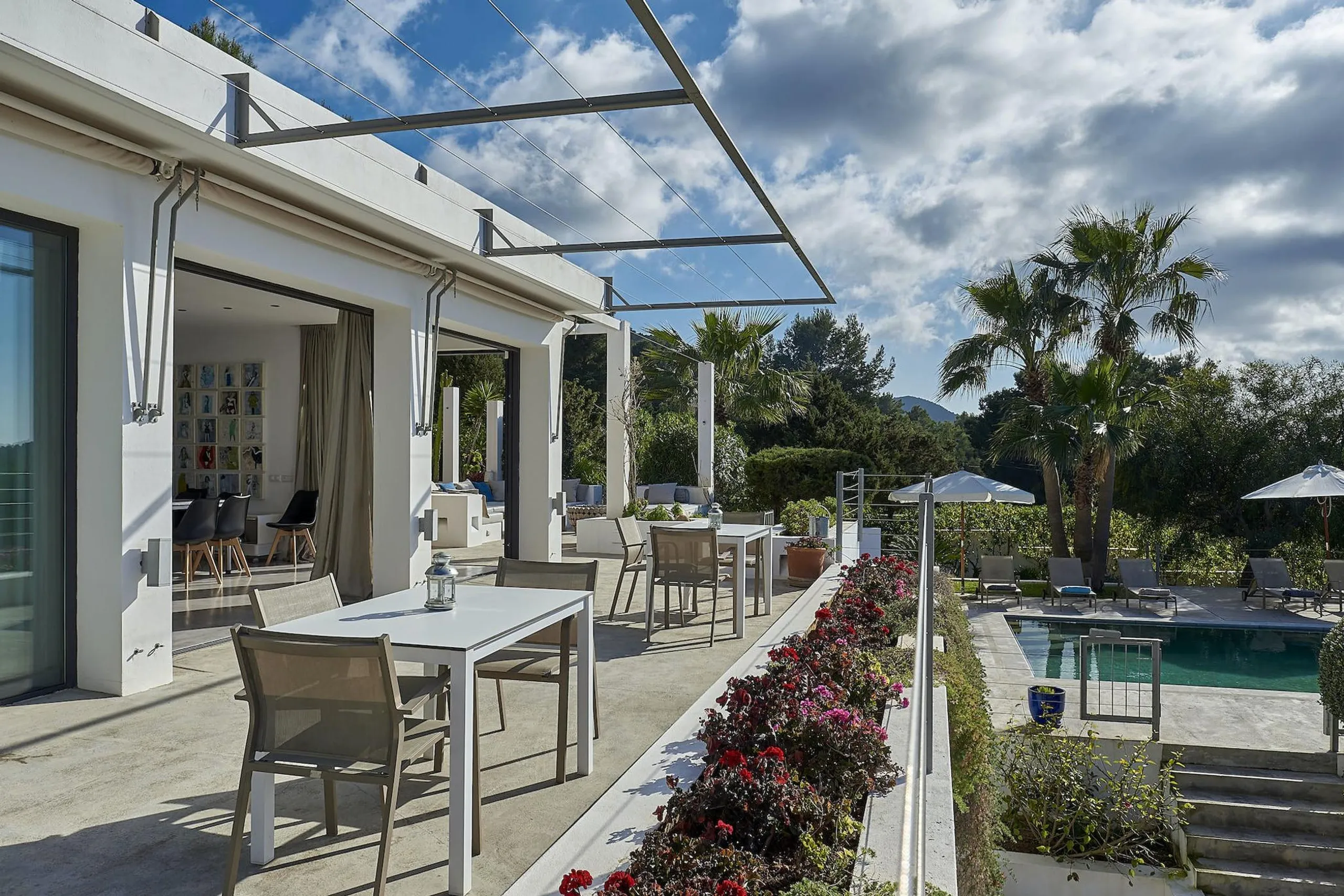 Stylish Ibiza Seaside Villa with Infinity Pool and Oceanview Dining — photograph 6