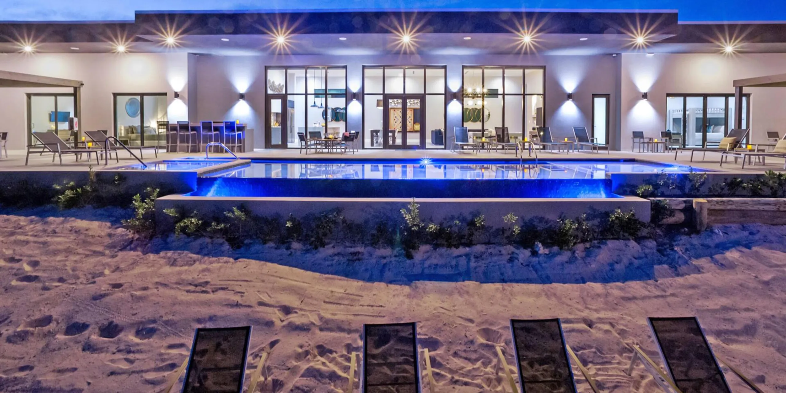 Modern Contemporary Grand Cayman Ocean Front Villa with Infinity Pool — photograph 5