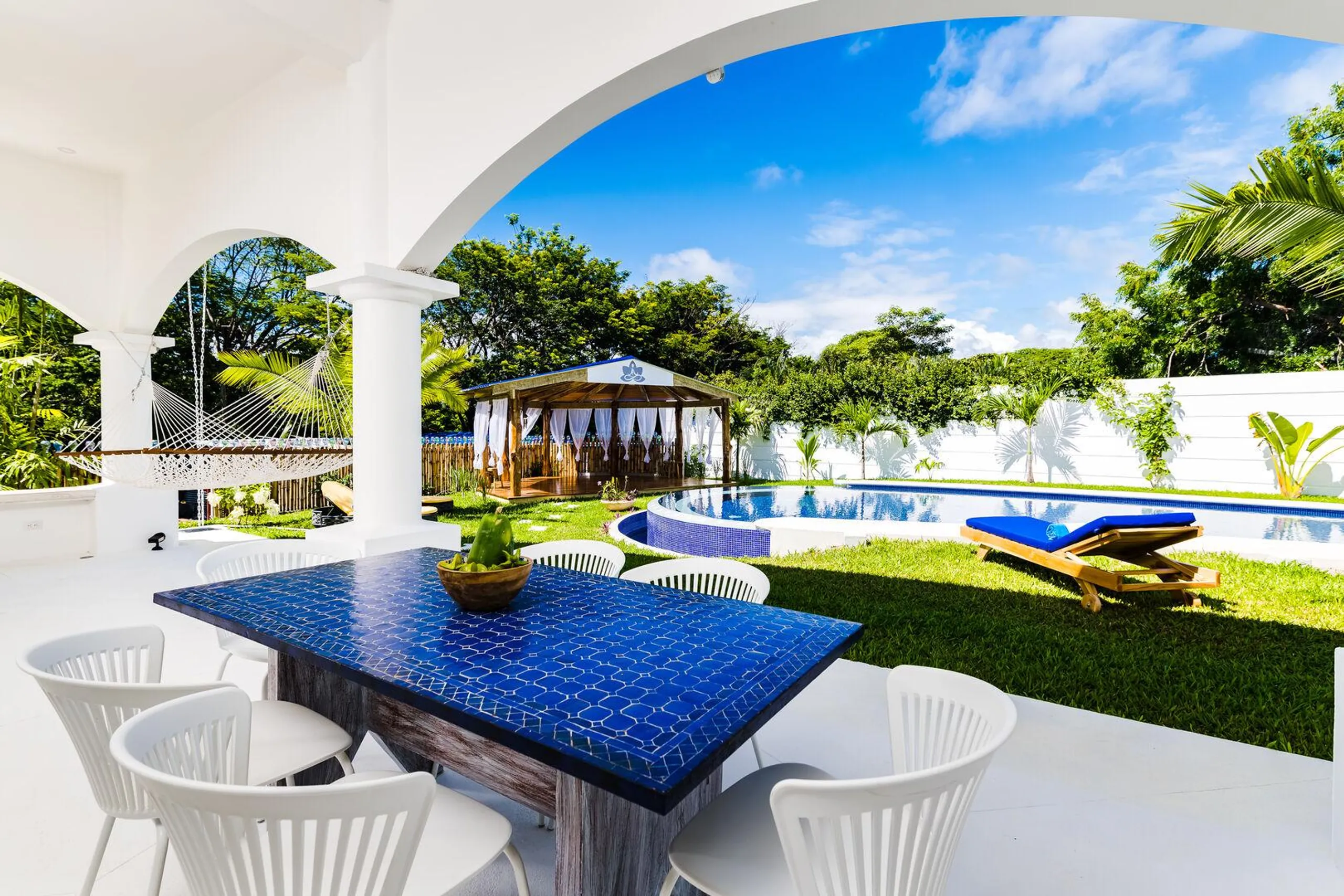 Regal Playa Langosta Villa with Gorgeous Pool and Garden Grounds — photograph 10