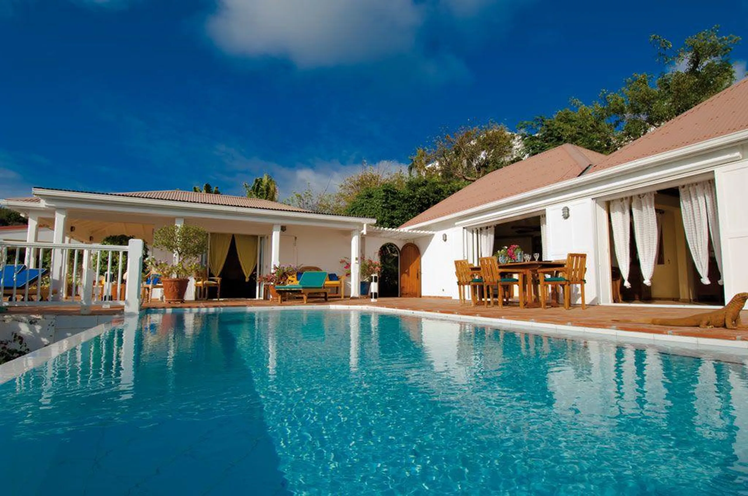 Lavish Summer Villa with Ocean View and 3 Bedrooms, Saint Barthelemy