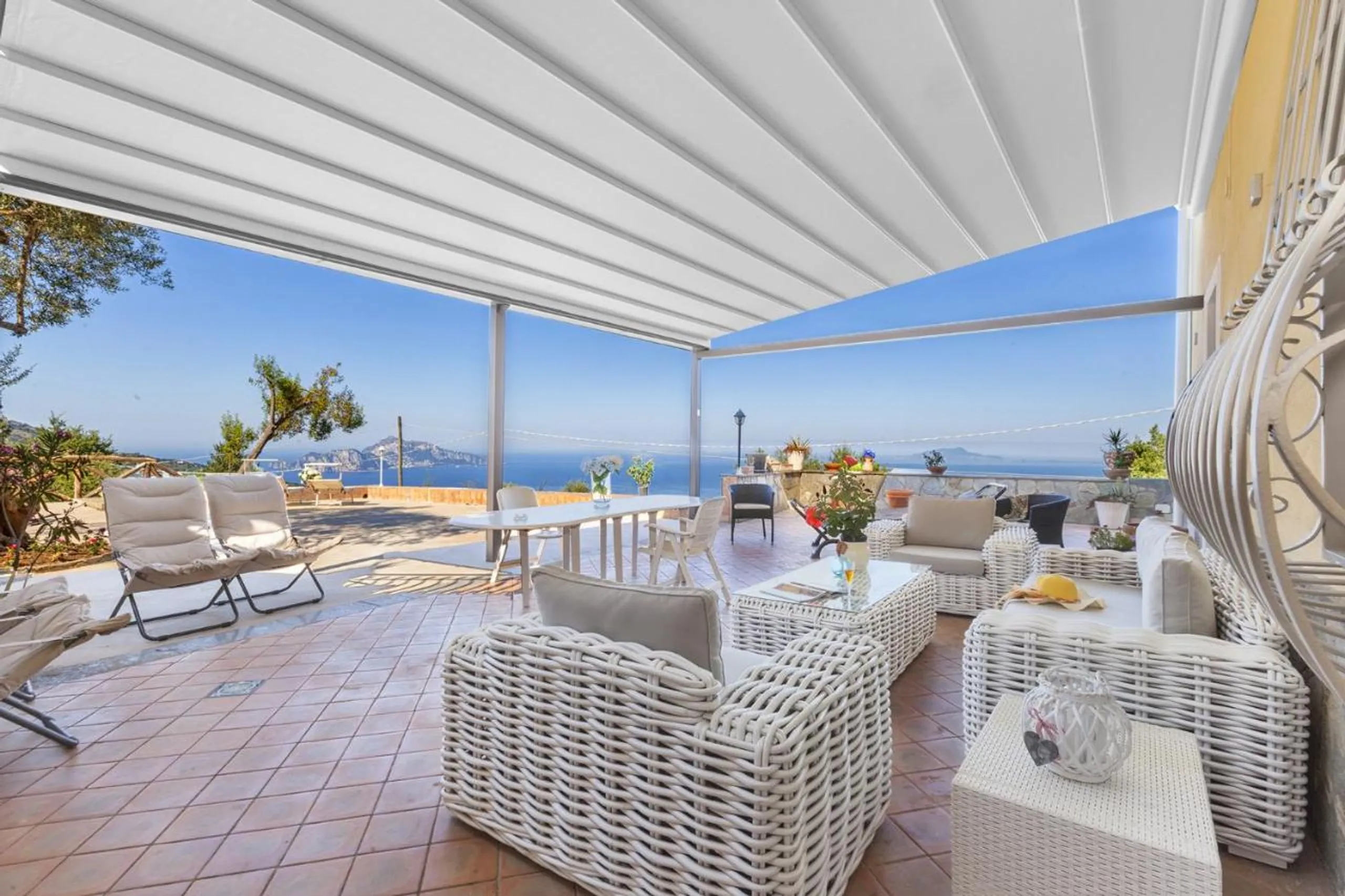 Splendid Almafian Tranquility with Infinity Pool and Panoramic Views — photograph 5