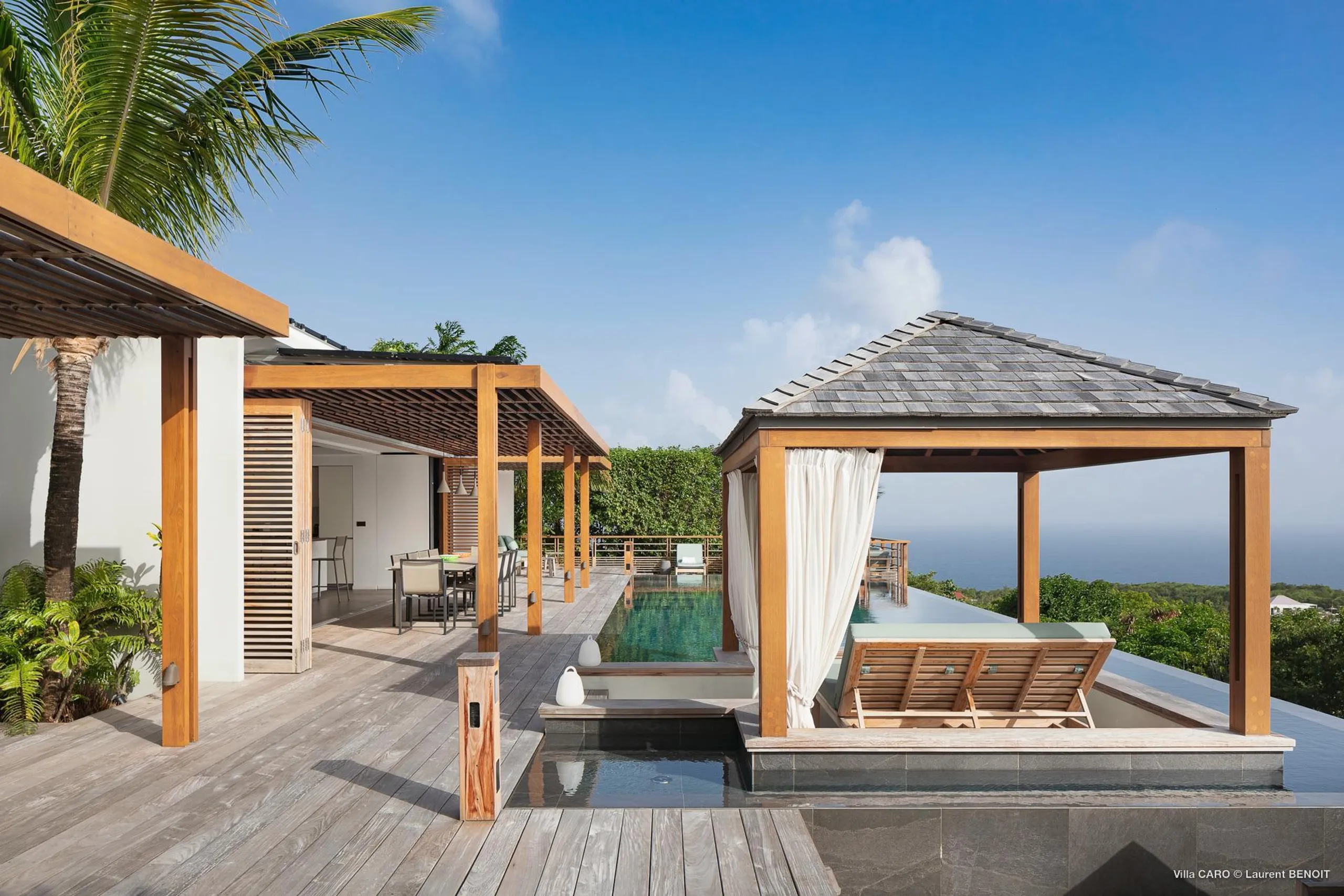 Serene Seaview Villa with Infinity Pool and Fitness Room — photograph 3