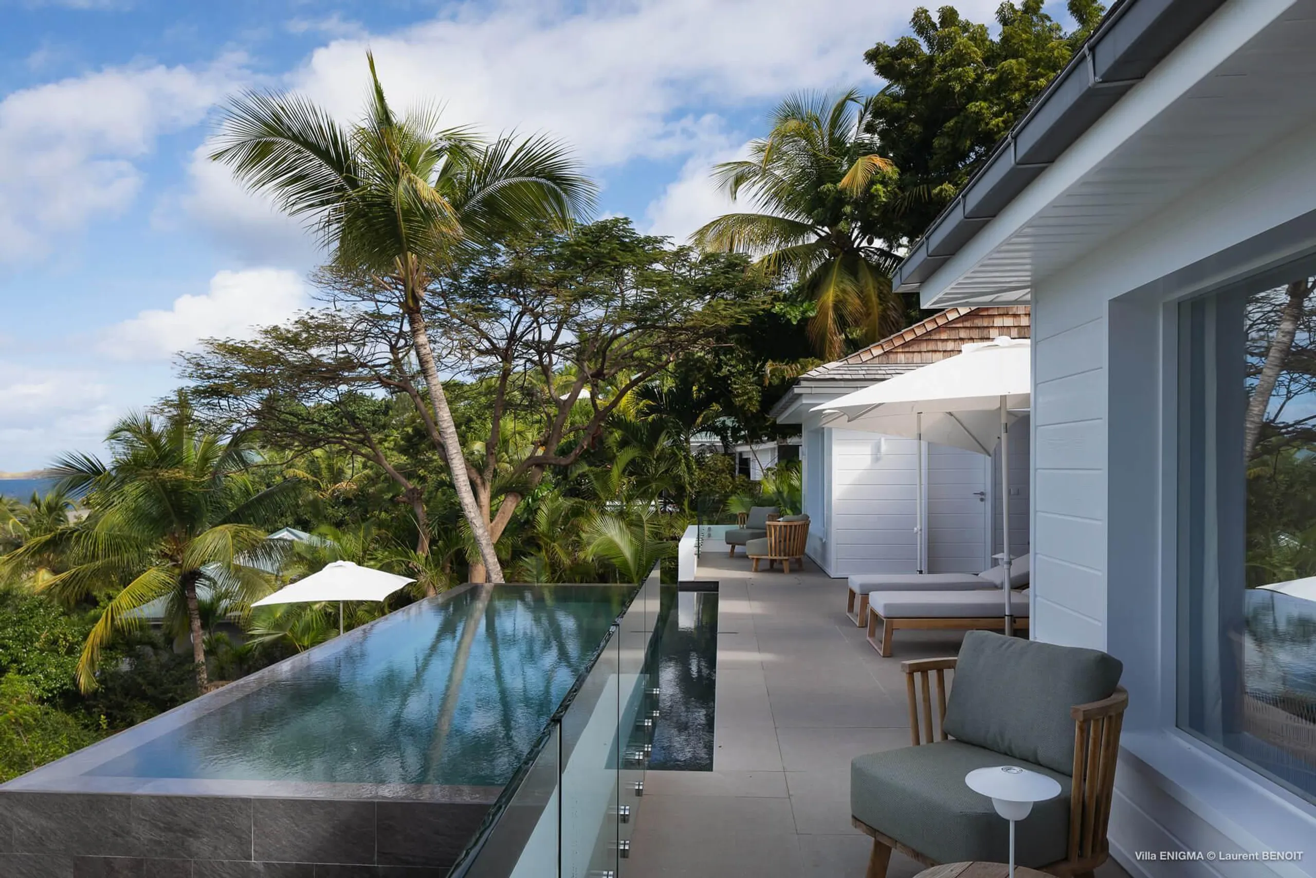 Seaside Serenity Villa in Pointe-Milou with Infinity Pool and Breathtaking Ocean Views — photograph 2