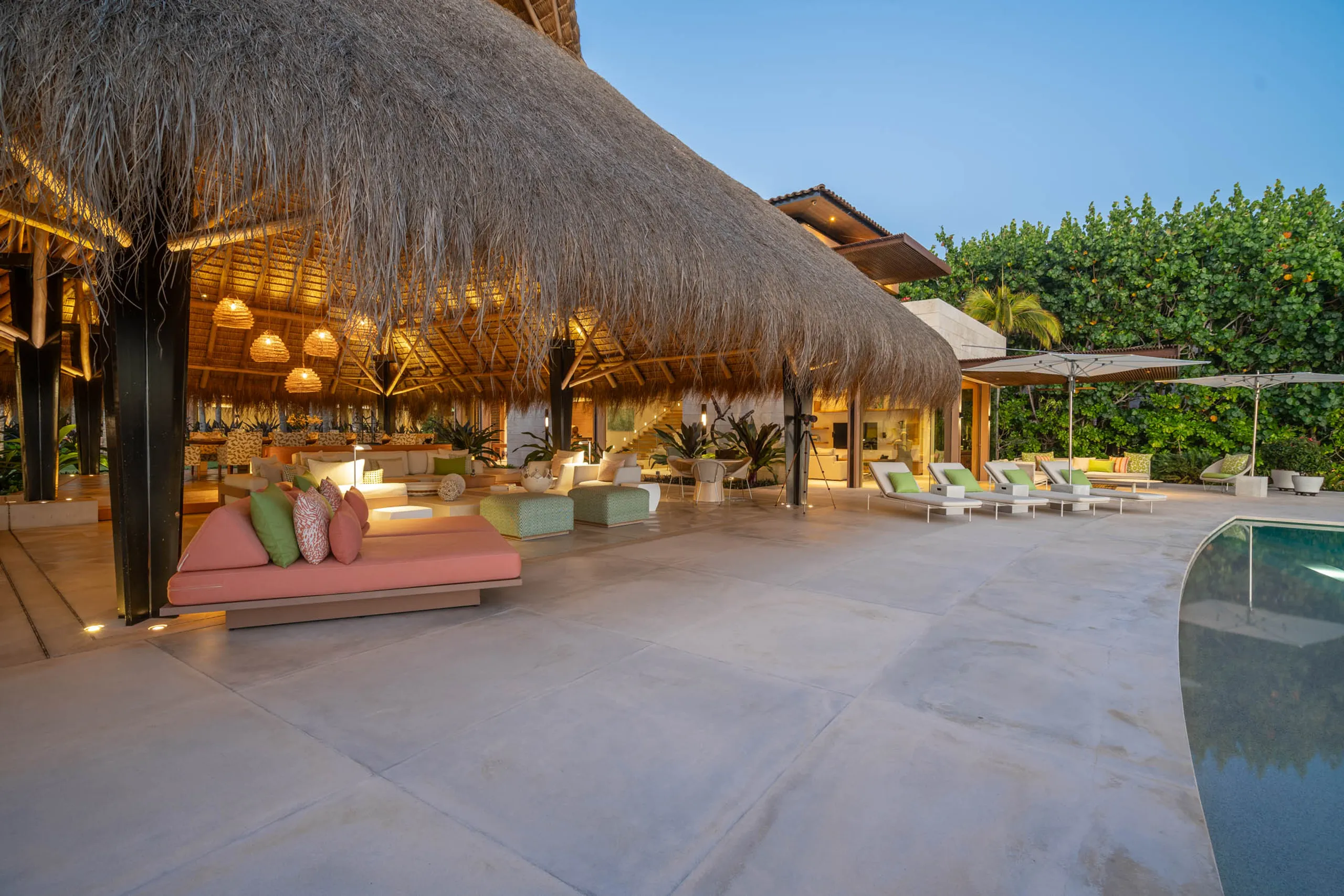 Enchanting La Punta Estates Villa with Infinity Pool Ocean & Golf Views in Punta Mita — photograph 2