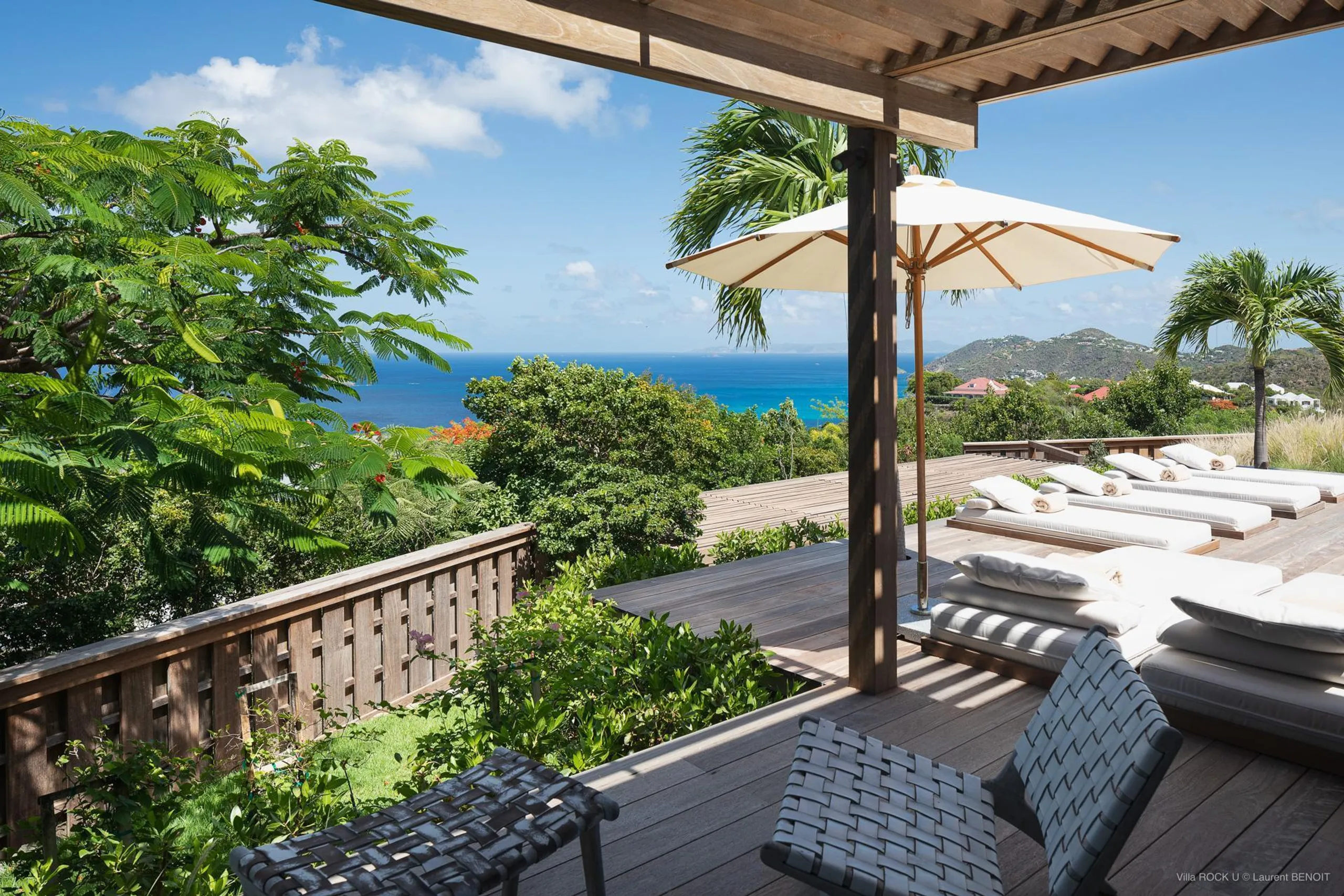 Deluxe Paradise Estate with Private Pool and Seaside Views — photograph 7