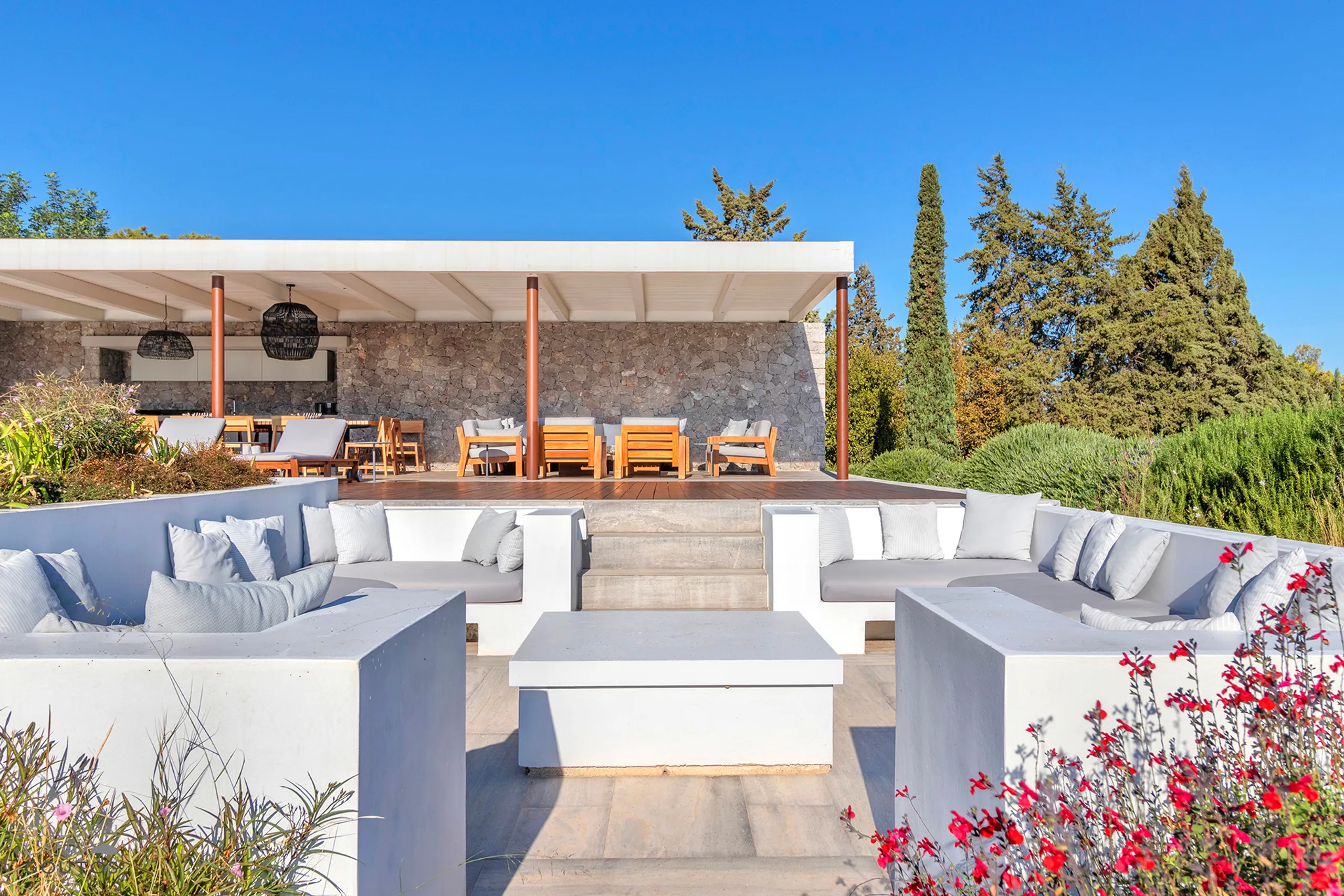 Sensational New-Built Villa with Infinity Pool, Unique Architectural Design and Exceptional Sea View — photograph 8
