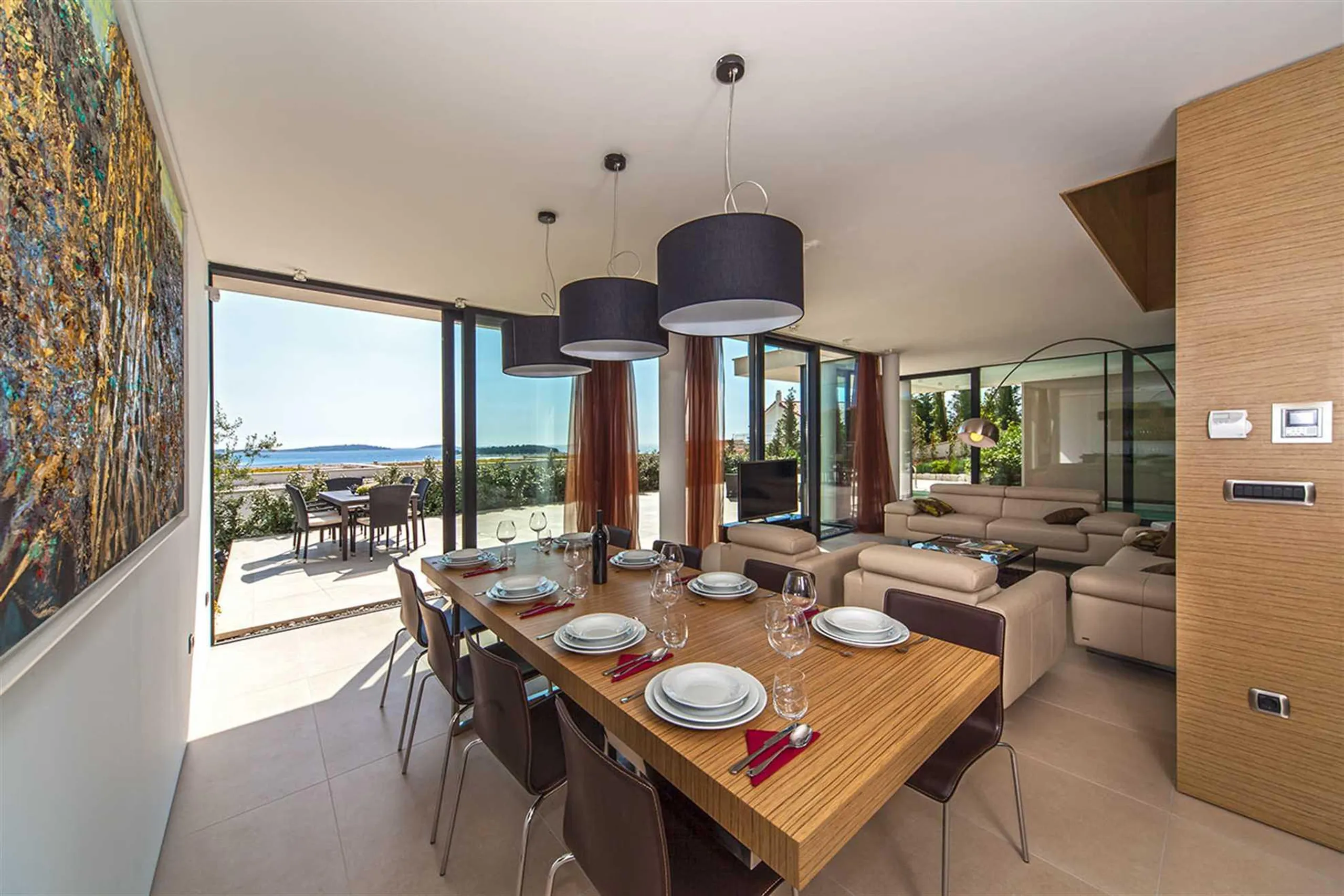 Ornate Villa with Pool and Adriatic Coast Views — photograph 10