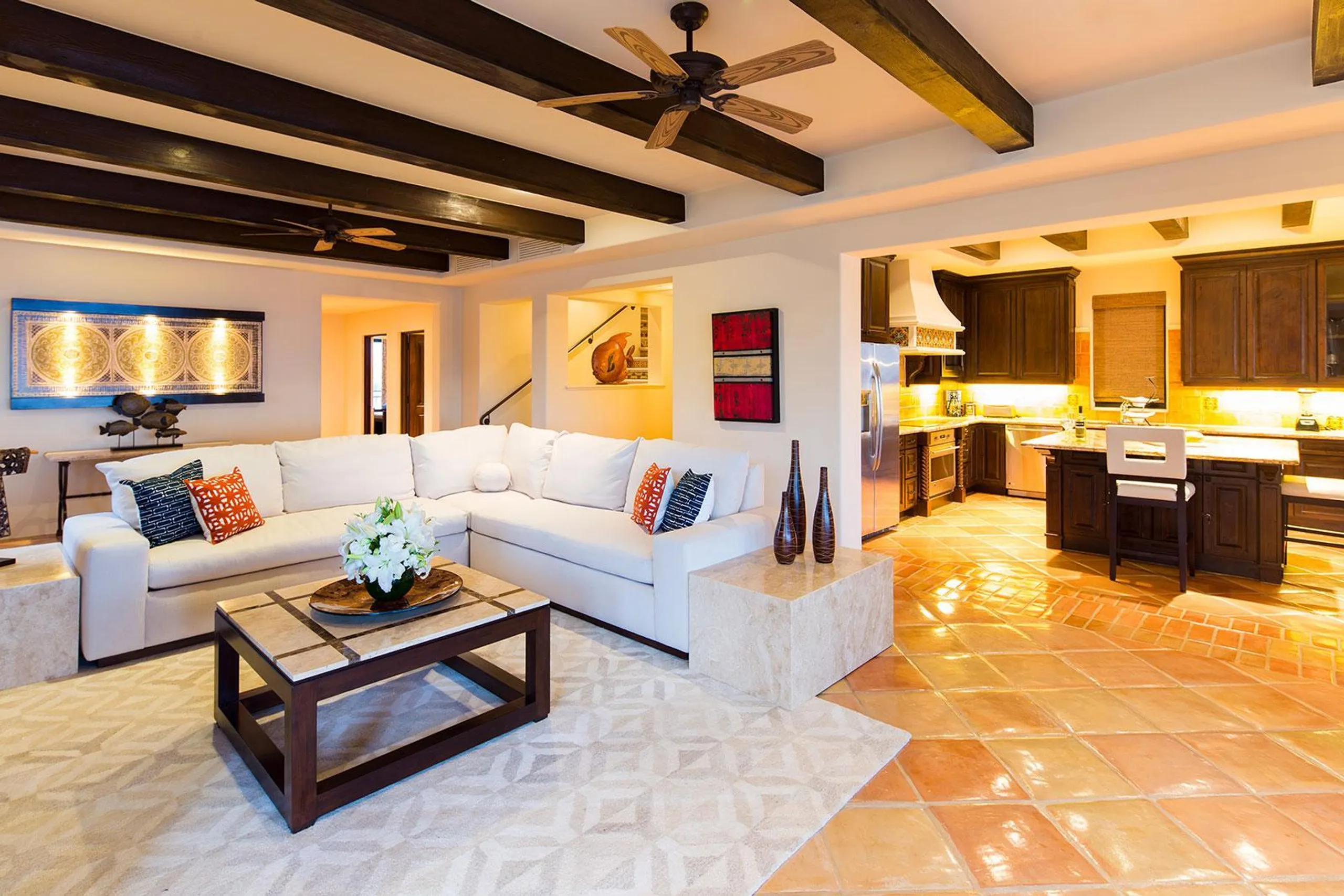 Exquisite Coastal Retreat with Views of Tranquility and Luxury — photograph 10