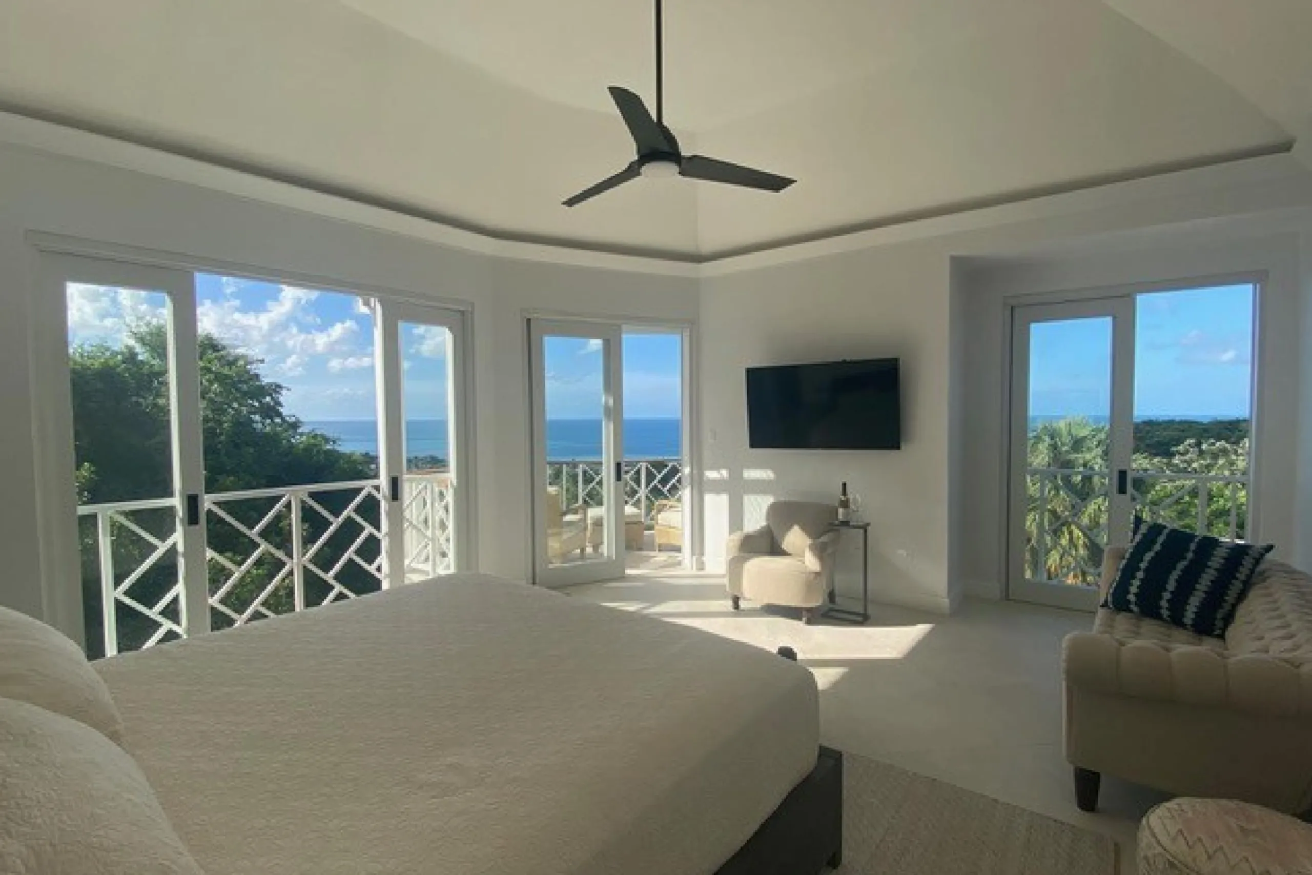Palatial Panoramic Oceanview Villa with Private Pool in Montego Bay — photograph 11