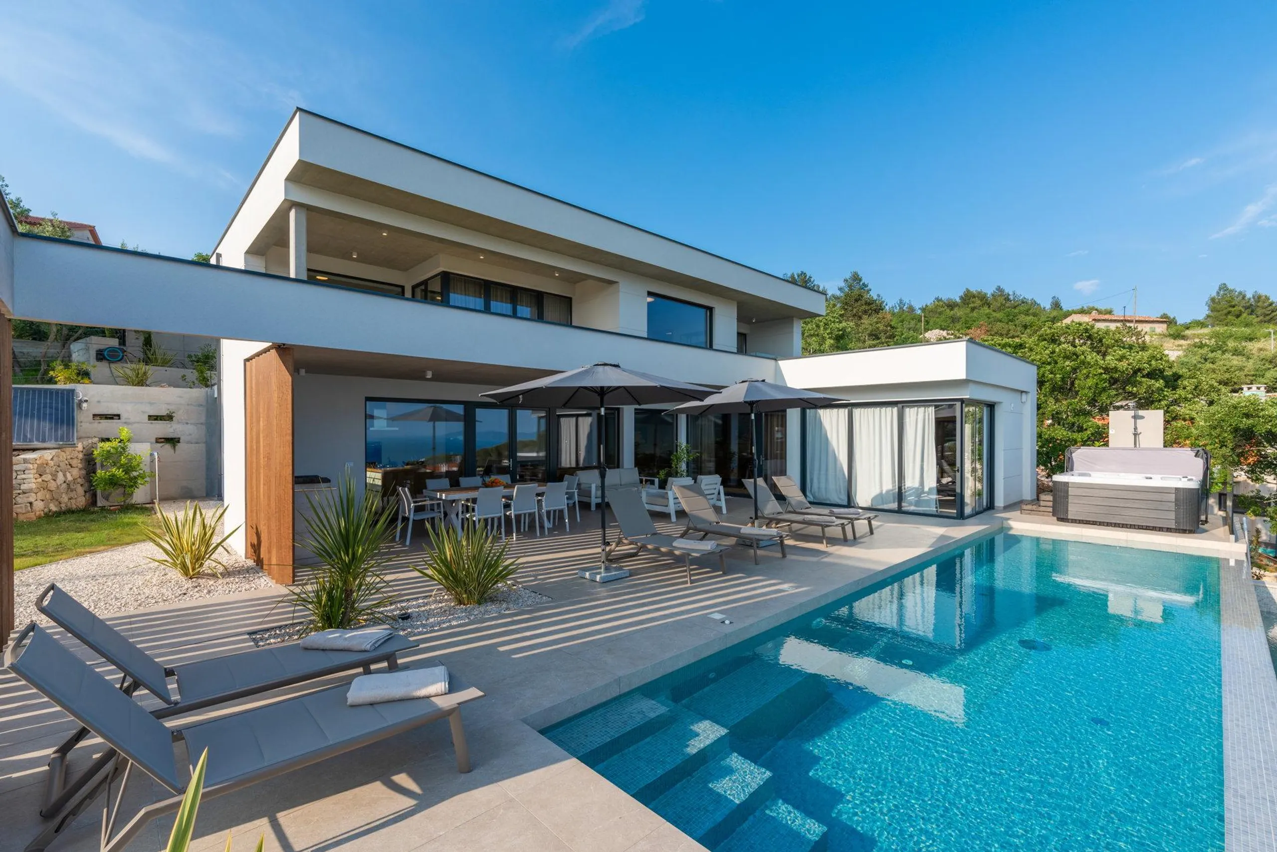 Majestic Elegant Villa with Pool and Panoramic View of the Sea, Rabac