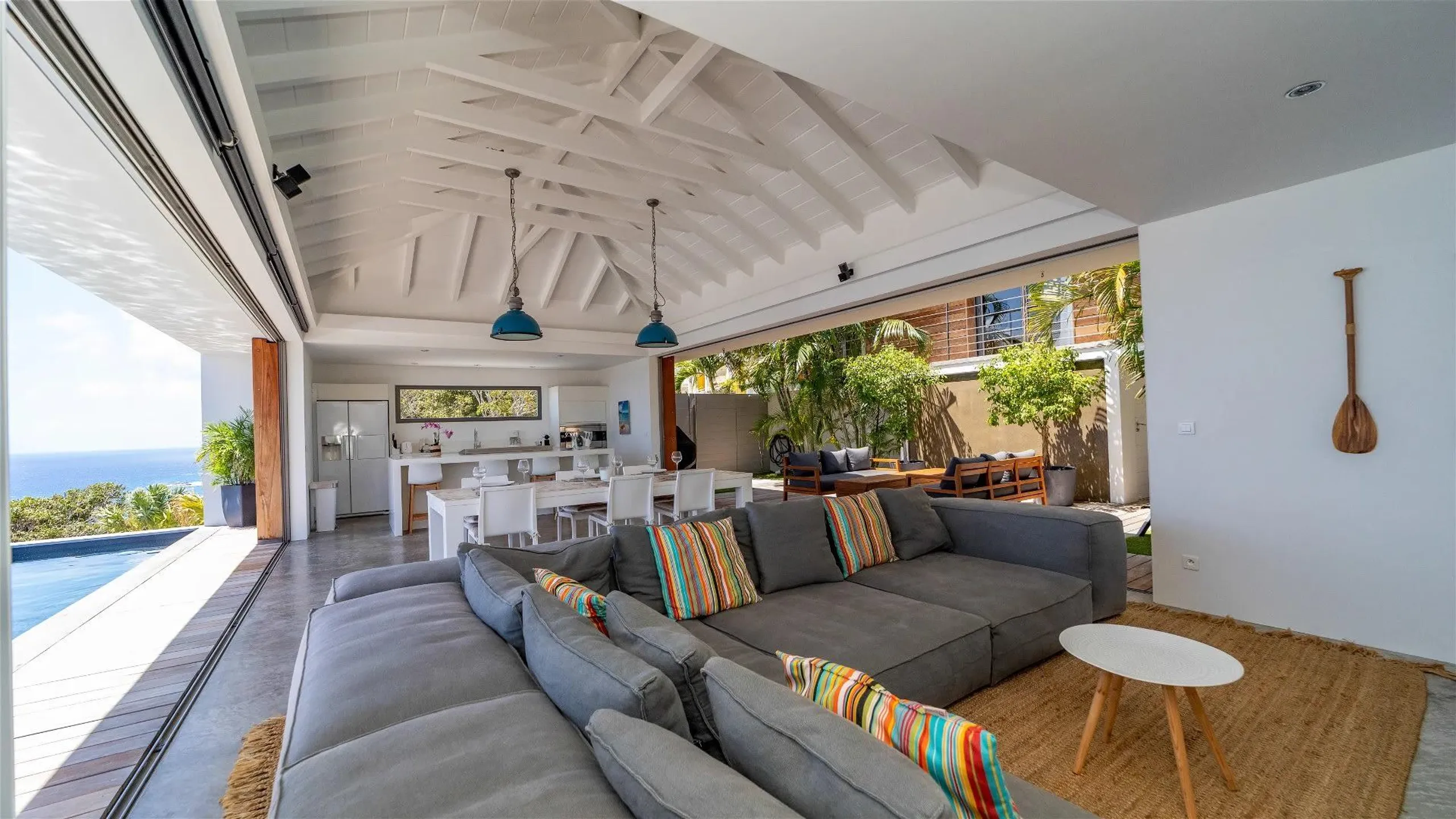 Beautiful Oceanview Villa with Invigorating Pool — photograph 9