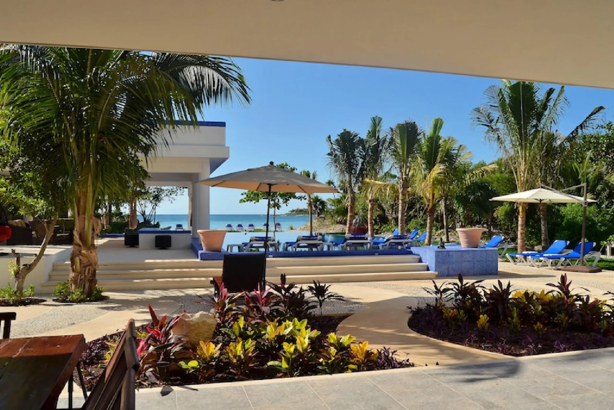 Akumal's  Exclusive Tropical Retreat with Oceanfront Pool Villa — photograph 3