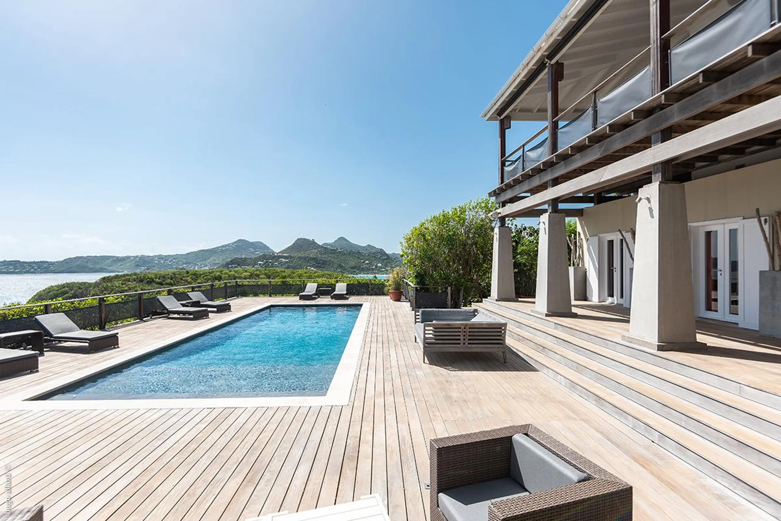 Lavish Anse des Cayes Villa with Private Pool and Stunning Views — photograph 4
