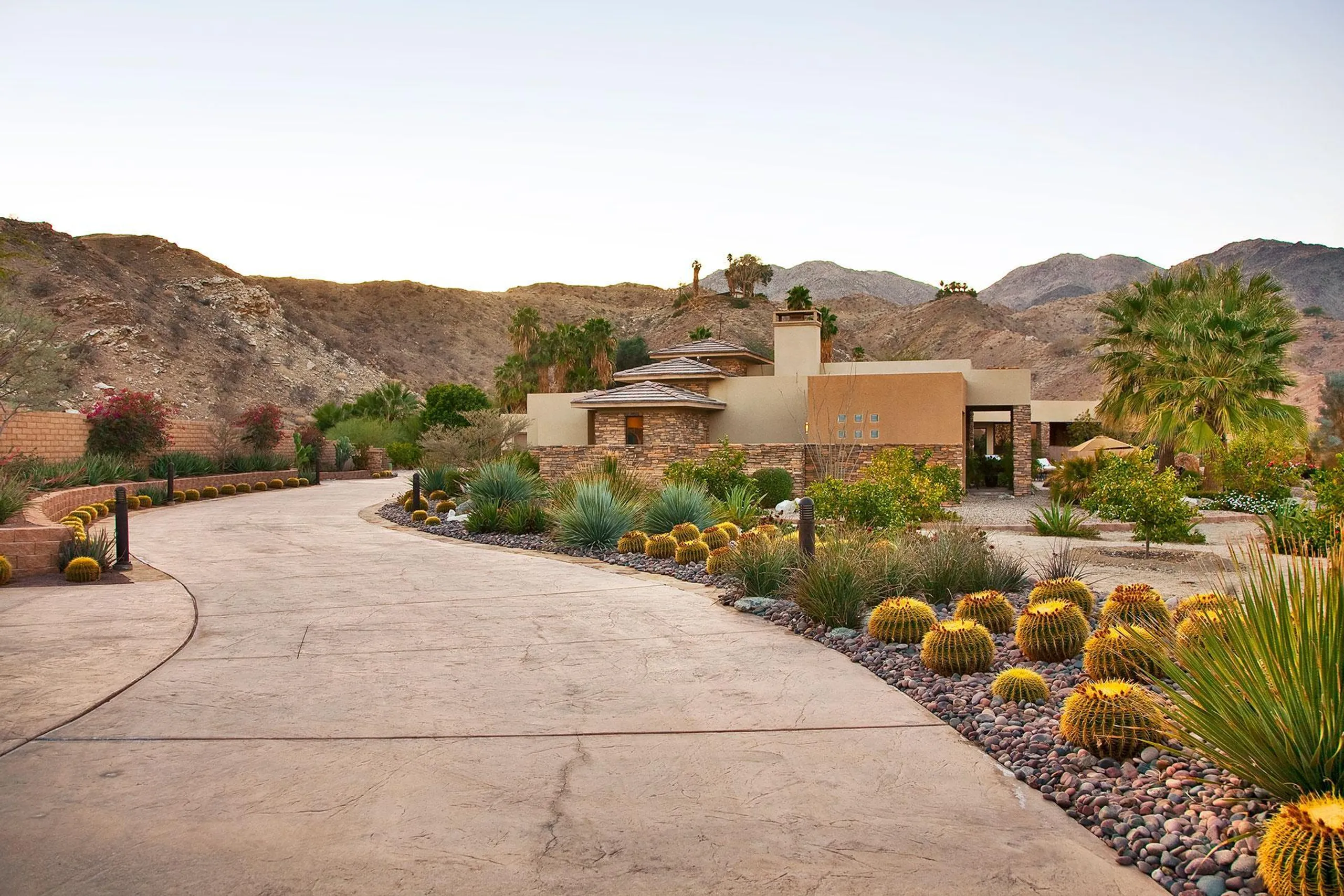 Chic Secluded Luxury Compound in Palm Desert with Private Pool and Firepit — photograph 6