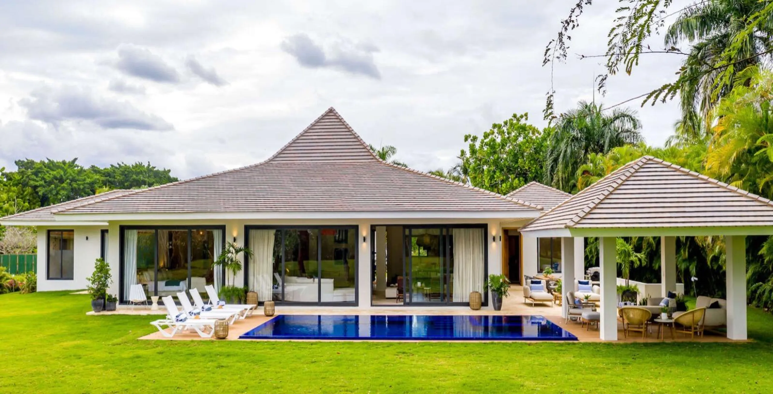Top-of-the-line Villa with Private Pool, Jacuzzi and Gazebo, Casa de Campo