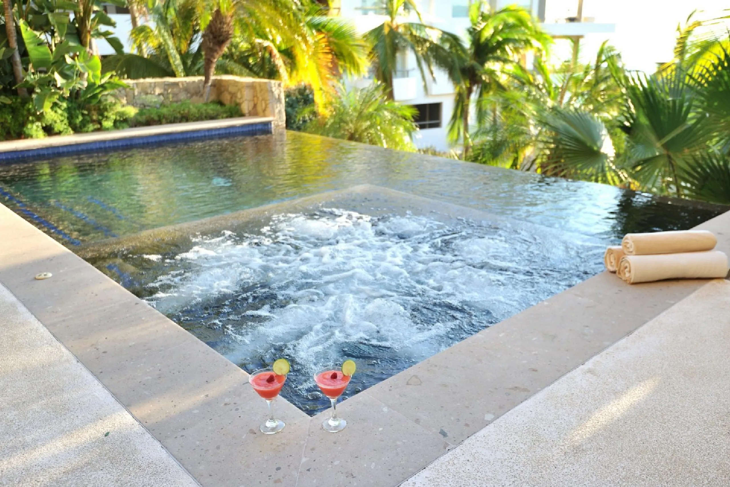 Exclusive Hacienda Retreat with Ocean View and Beach Access — photograph 6