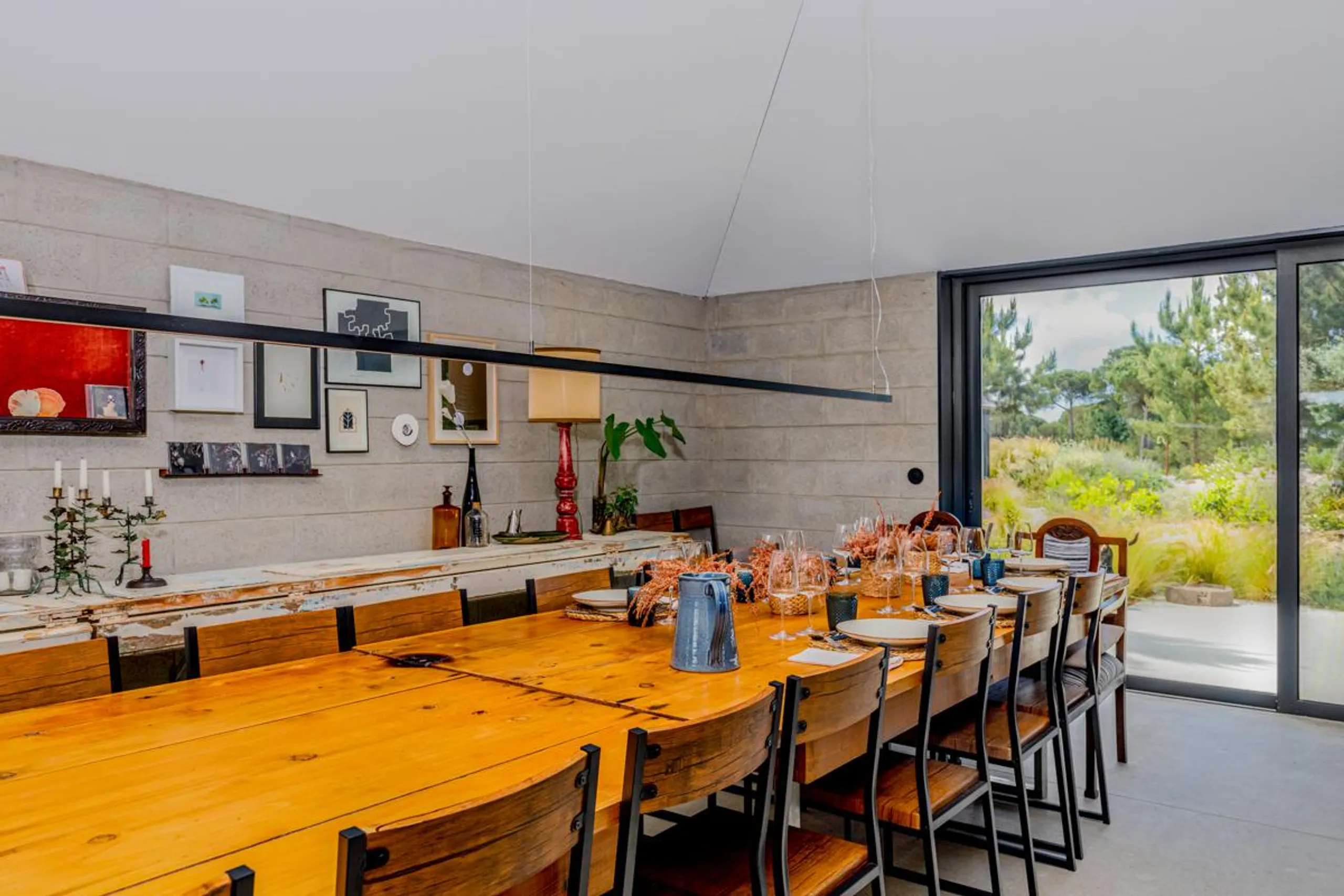Magnificent Contemporary Villa with Private Pool and Scenic Surroundings — photograph 8