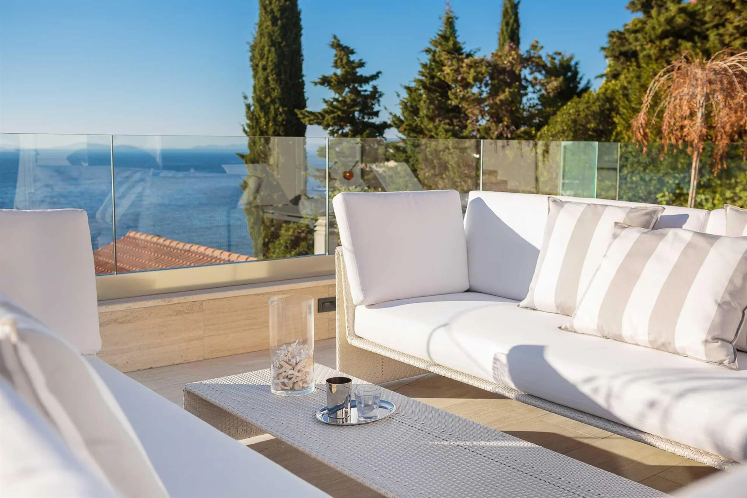 Elegantly Appointed Villa in the Center of Primošten with Large Private Swimming Pool, and Views of Mediterranean Greenery and Infinite Sea — photograph 10