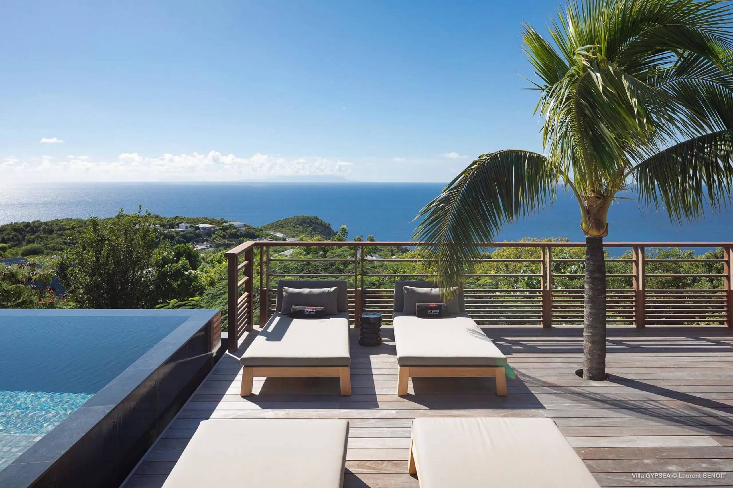 Elevated Luxurious Oceanview Villa with Infinity Pool in Lurin — photograph 10